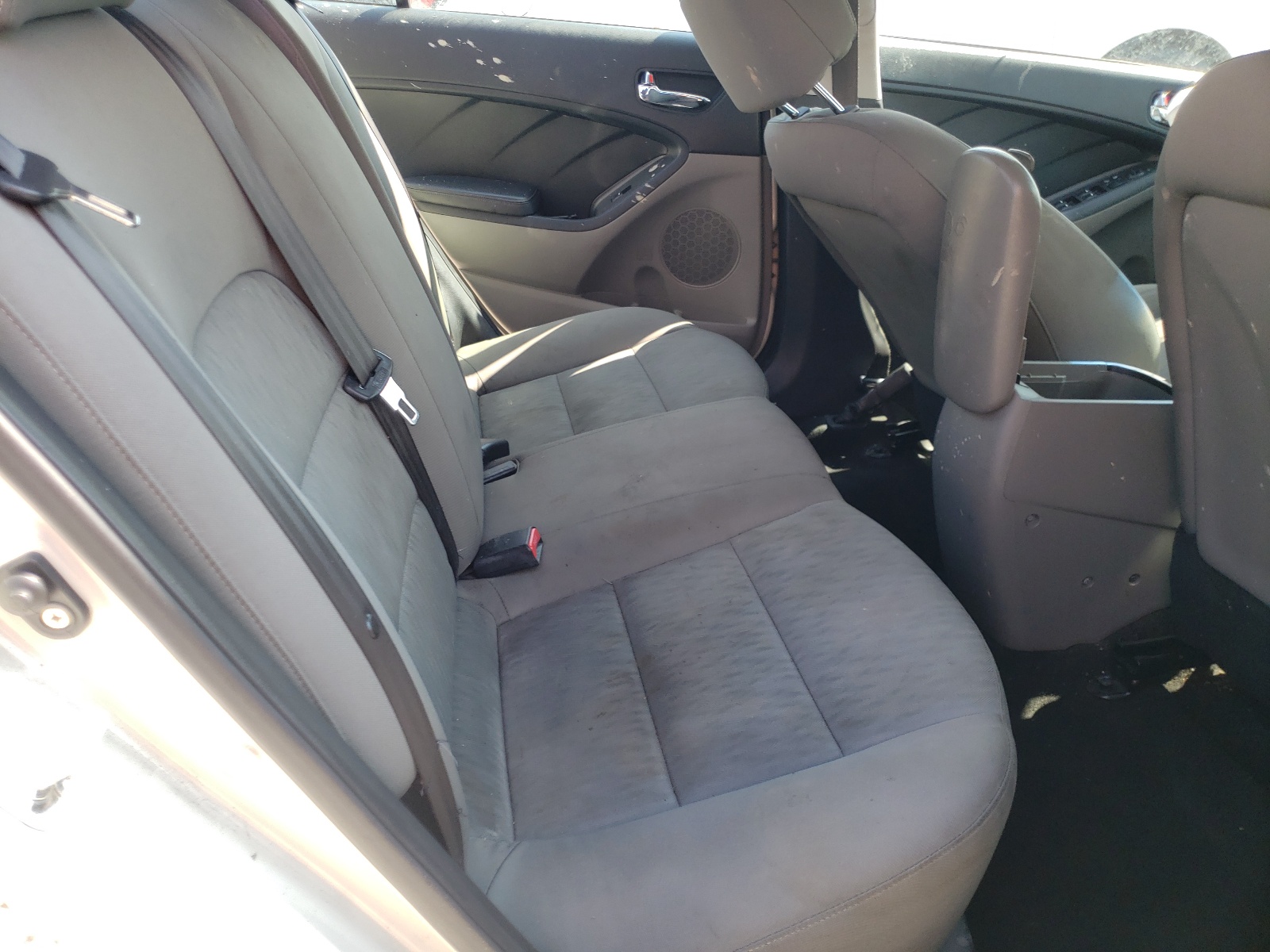 Photo 6 from auction – 2014 KIA FORTE LX with VIN KNAFK4A69E5061319