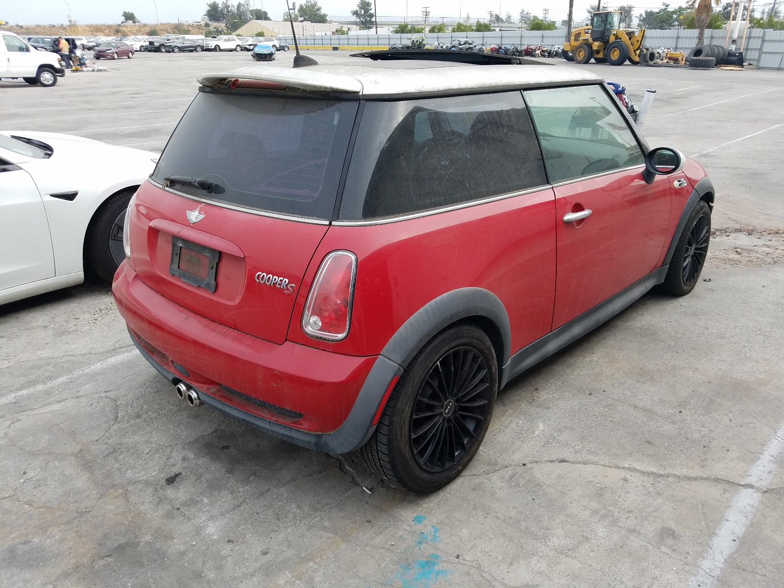 Photo 4 from auction – 2006 MINI COOPER S with VIN WMWRE33566TJ38244