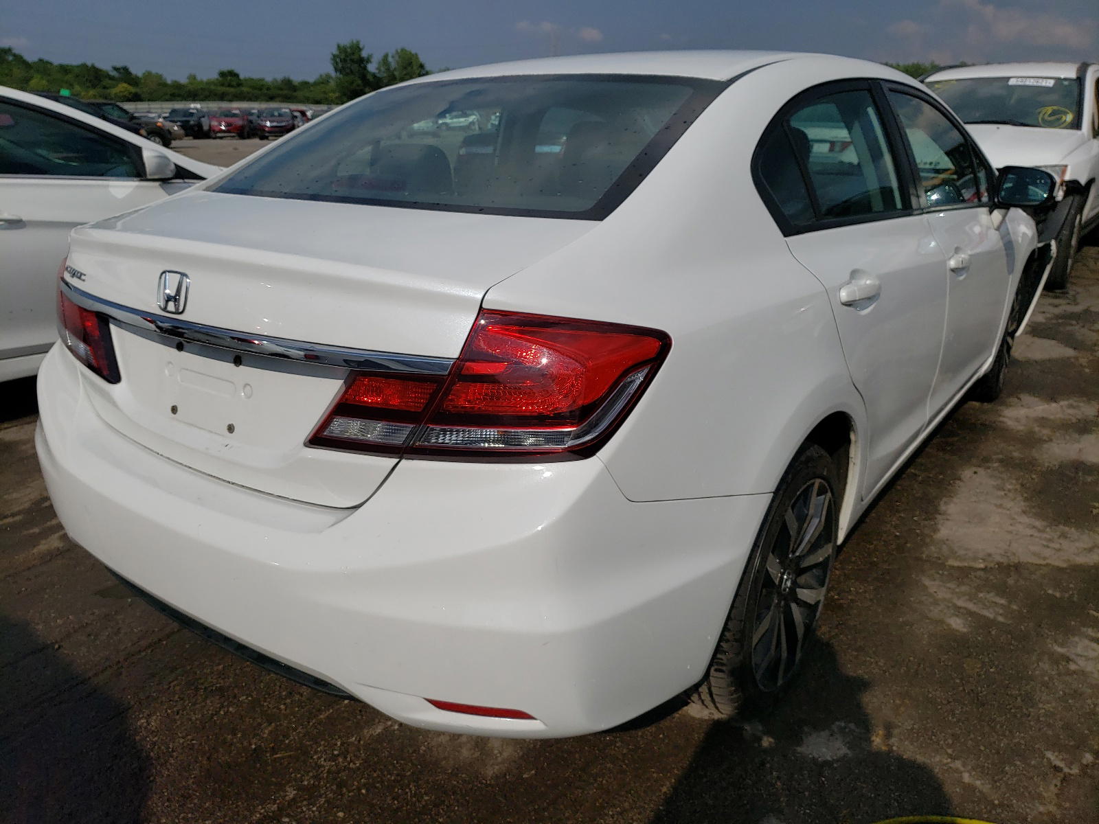 Photo 4 from auction – 2014 HONDA CIVIC EXL with VIN 19XFB2F98EE010053