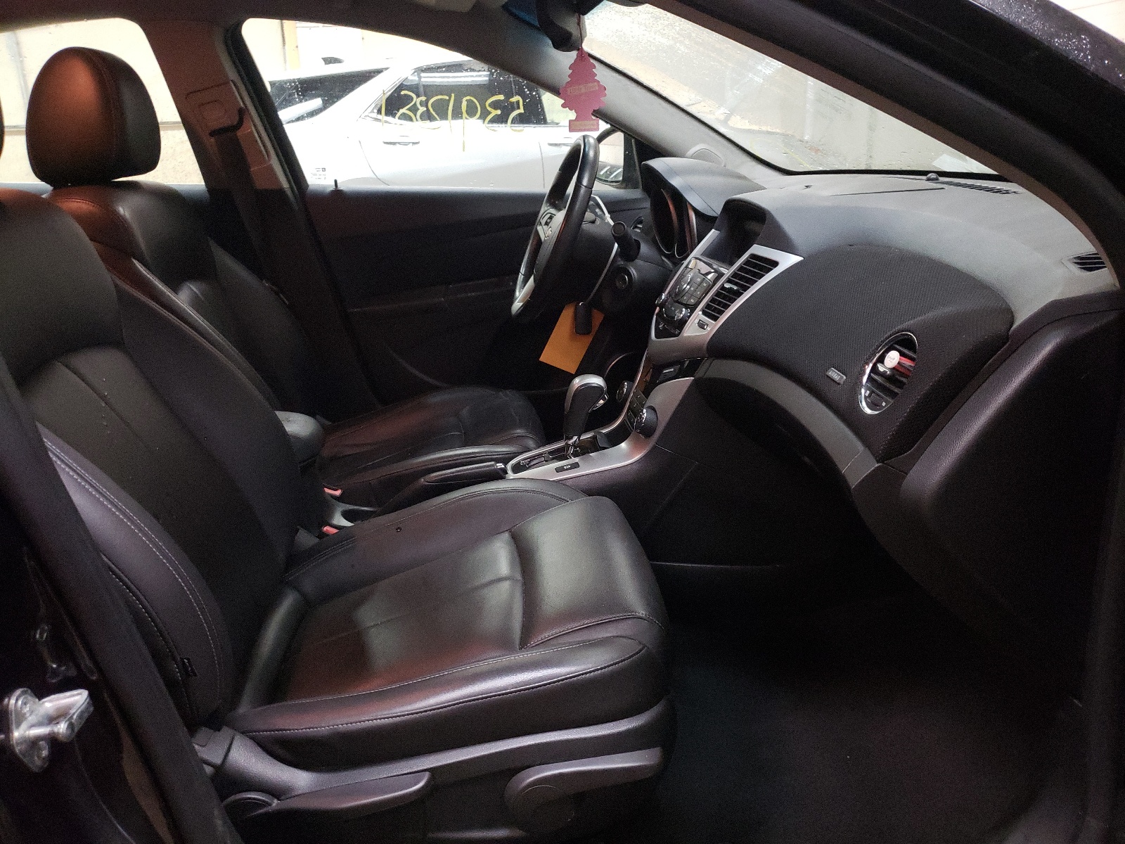 Photo 5 from auction – 2011 CHEVROLET CRUZE LT with VIN 1G1PG5S93B7130571