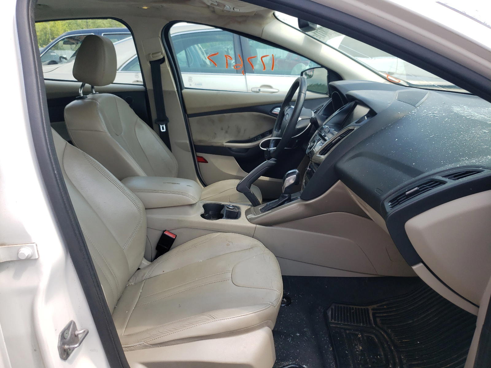 Photo 5 from auction – 2012 FORD FOCUS SEL with VIN 1FAHP3H22CL278011