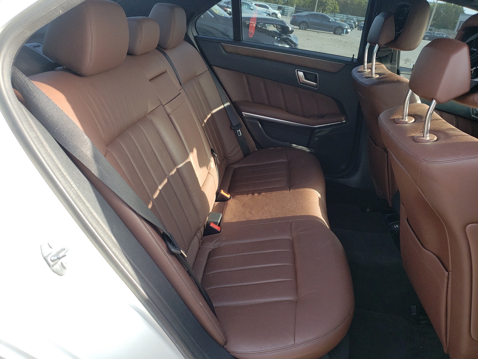 Photo 6 from auction – 2014 MERCEDES-BENZ E 250 BLUE with VIN WDDHF0EB2EA936592