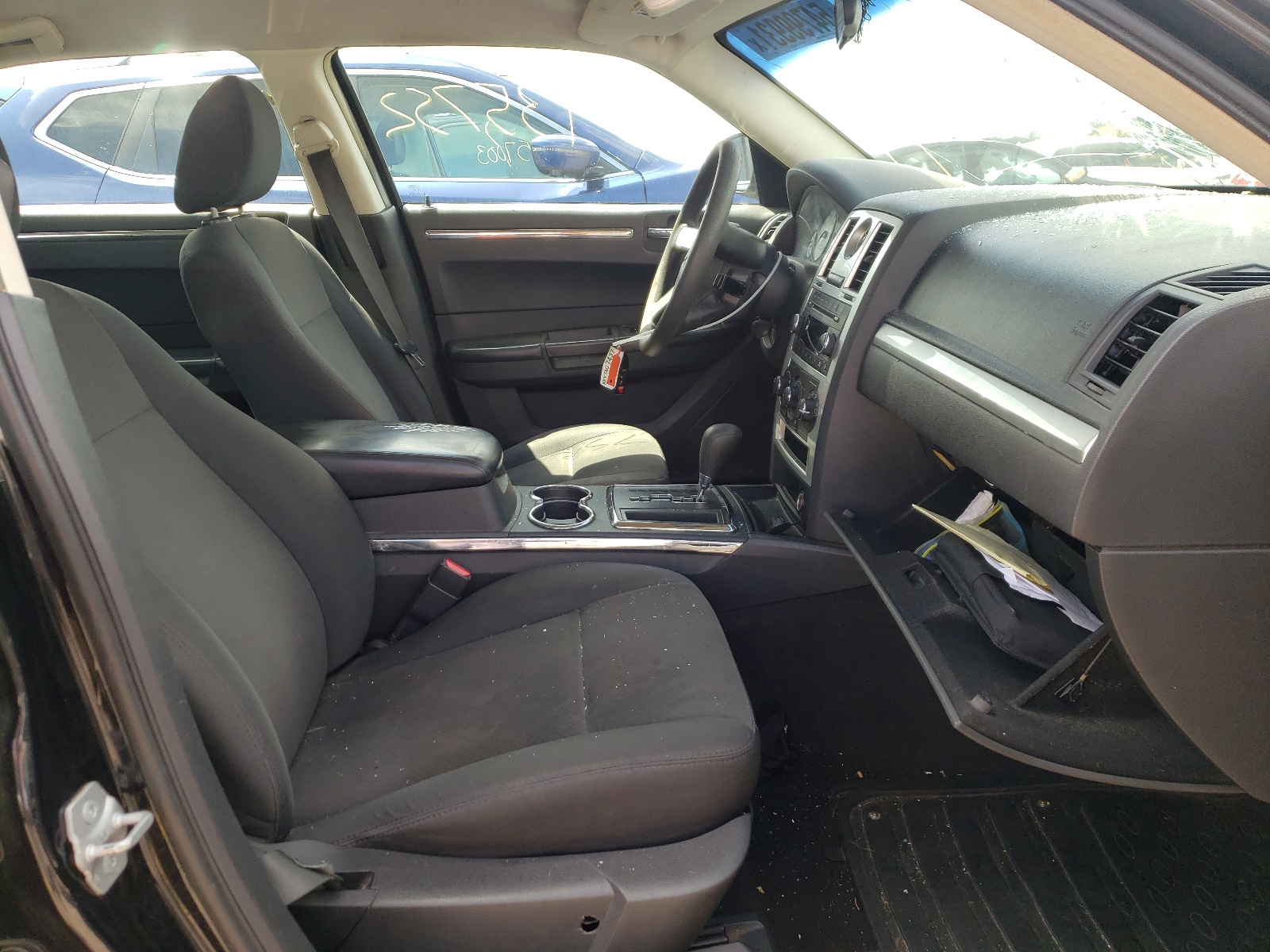 Фото 5 с аукциона – 2009 CHRYSLER 300 LX с VIN 2C3KA43D69H565751