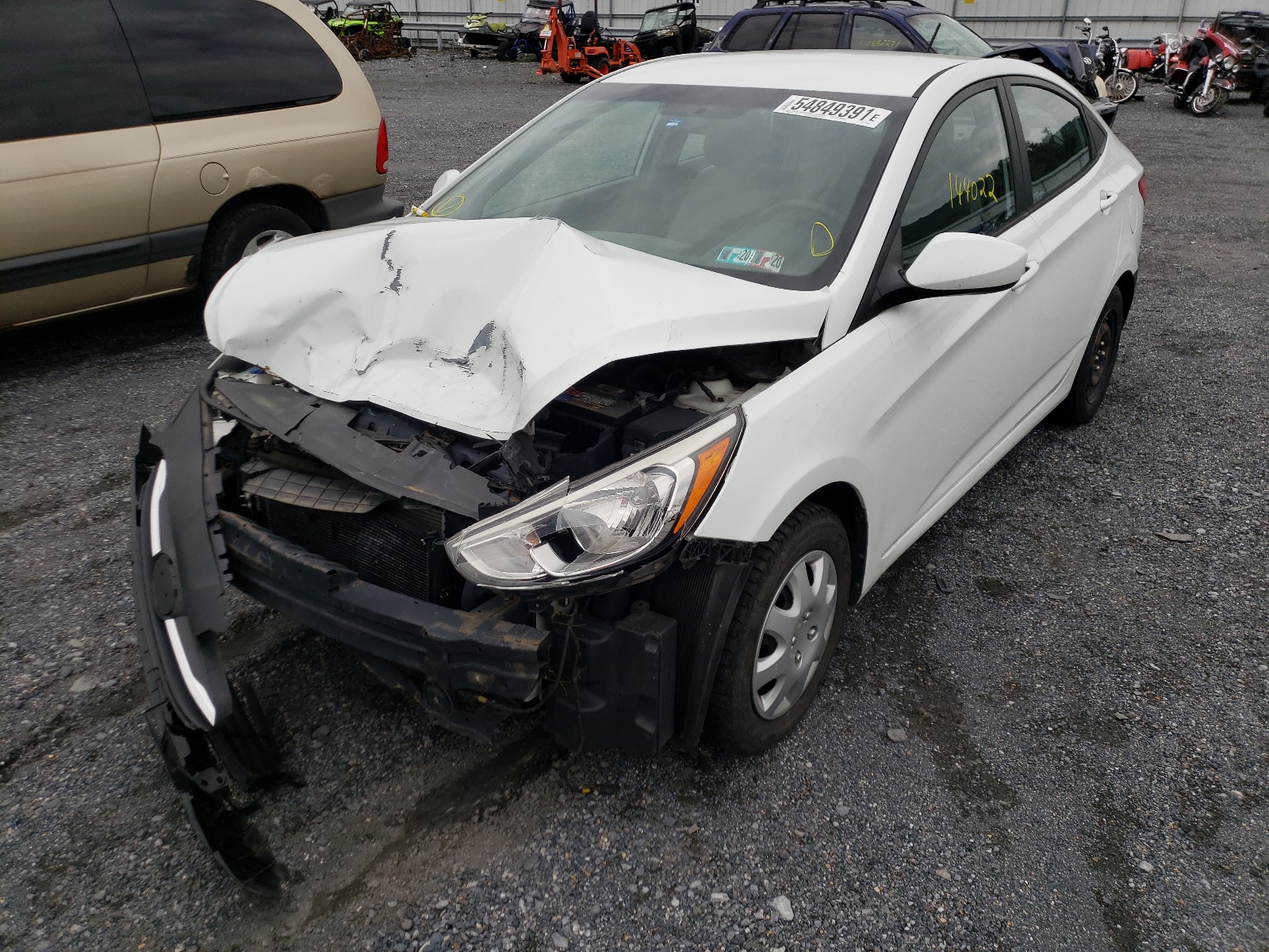 Photo 2 from auction – 2015 HYUNDAI ACCENT GLS with VIN KMHCT4AE5FU923903