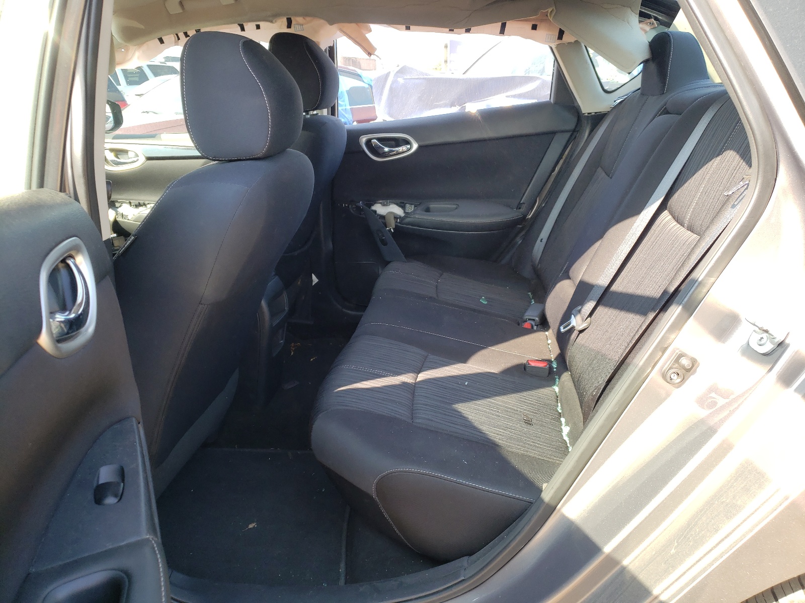 Photo 6 from auction – 2016 NISSAN SENTRA S with VIN 3N1AB7AP2GL651438