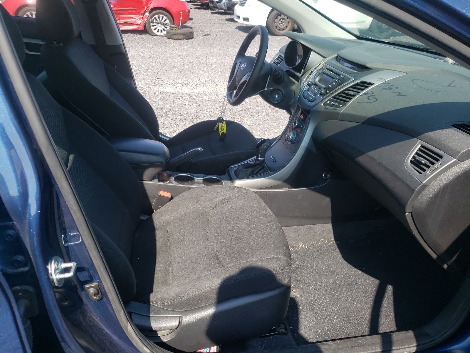 Photo 5 from auction – 2014 HYUNDAI ELANTRA SE with VIN KMHDH4AE2EU193209