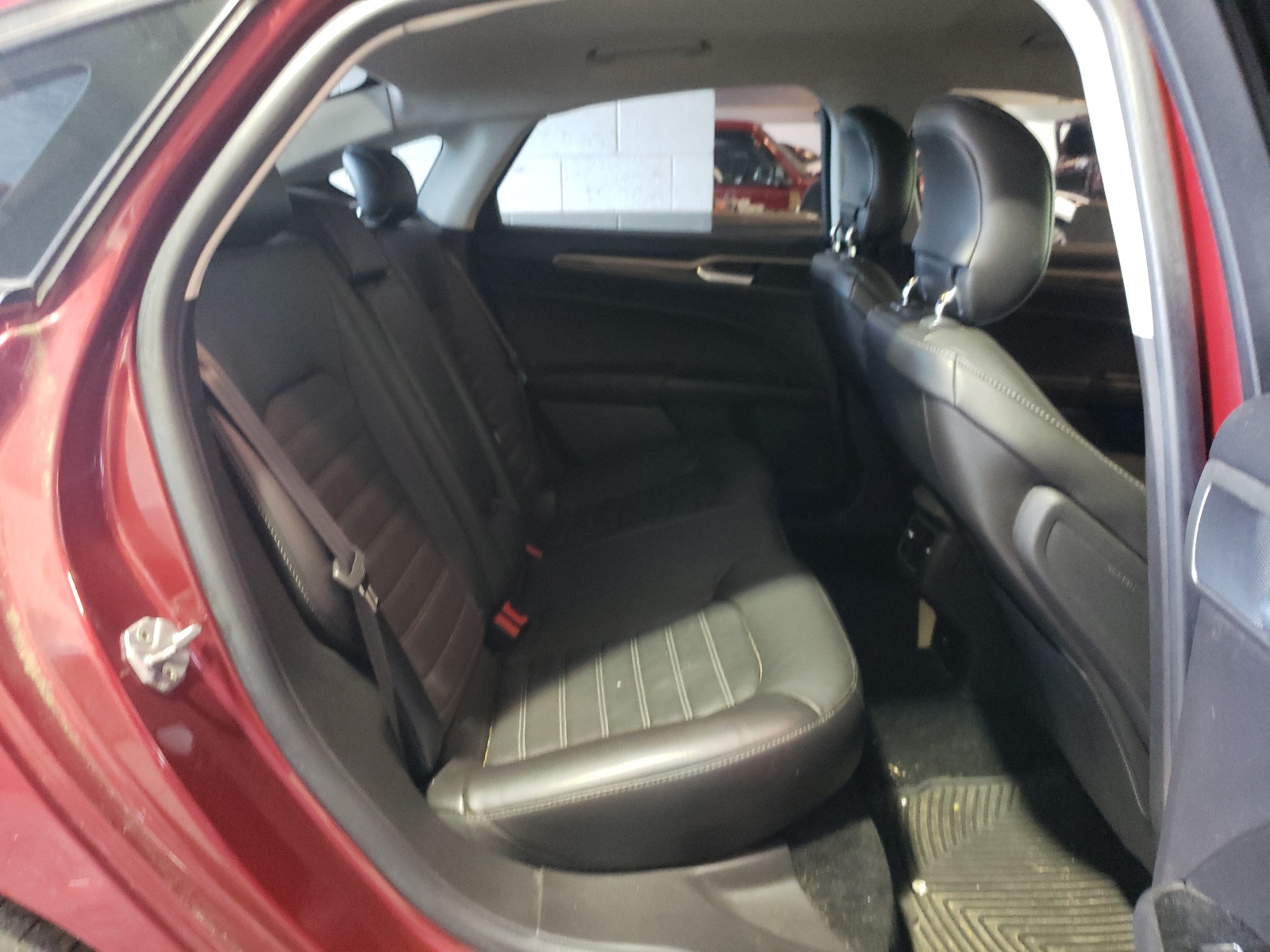 Photo 6 from auction – 2014 FORD FUSION SE with VIN 3FA6P0HD6ER205980