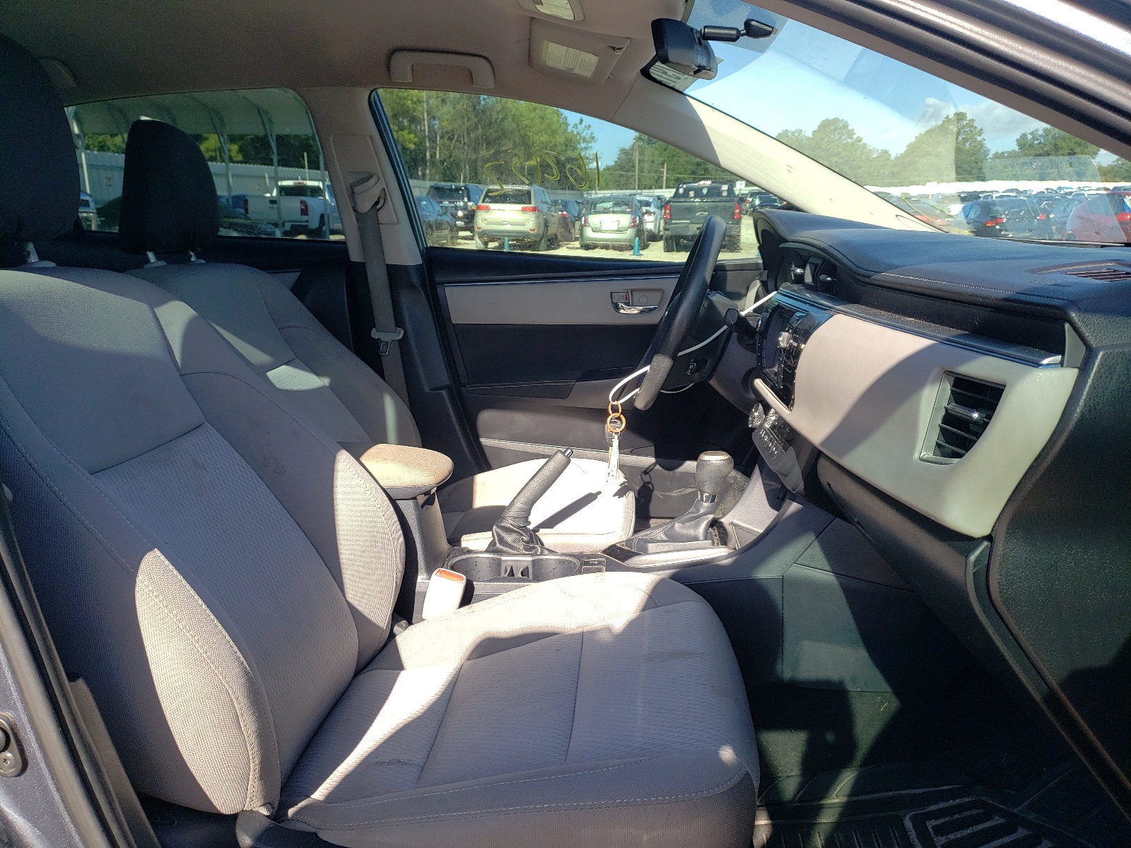Photo 5 from auction – 2016 TOYOTA COROLLA L with VIN 2T1BURHE9GC742415