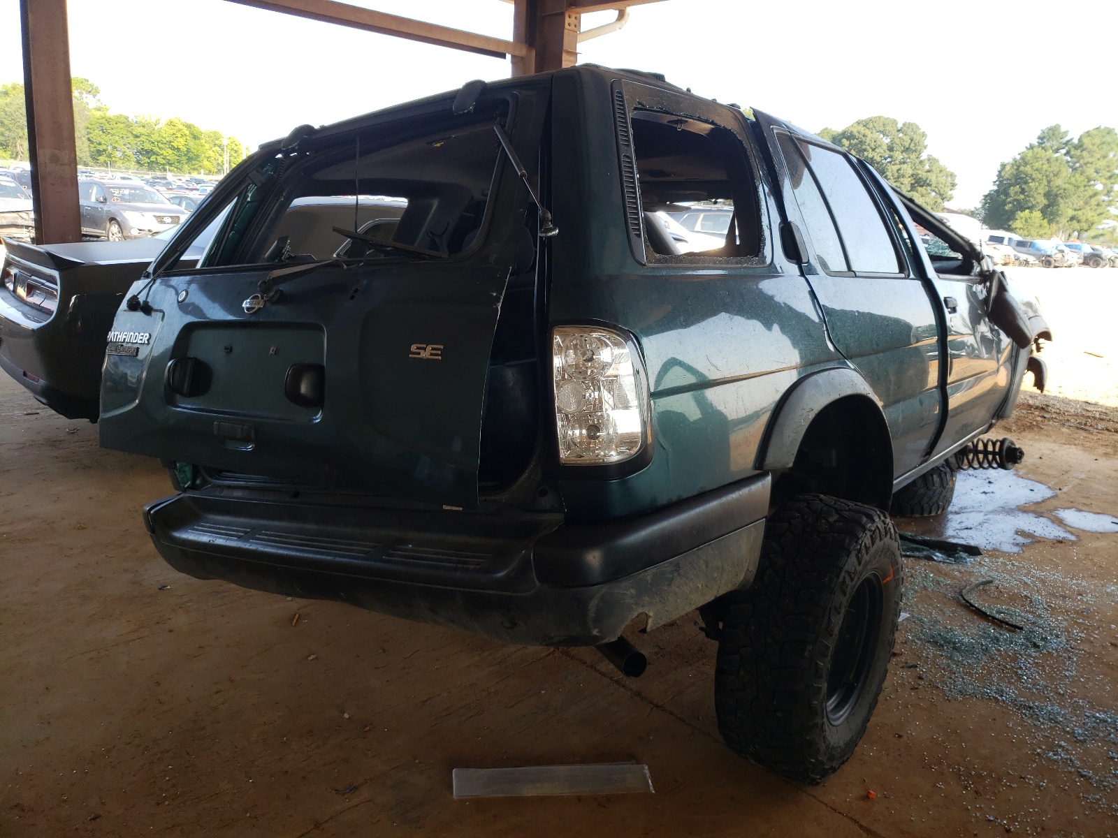 Photo 4 from auction – 1997 NISSAN PATHFINDER with VIN JN8AR05Y5VW134228