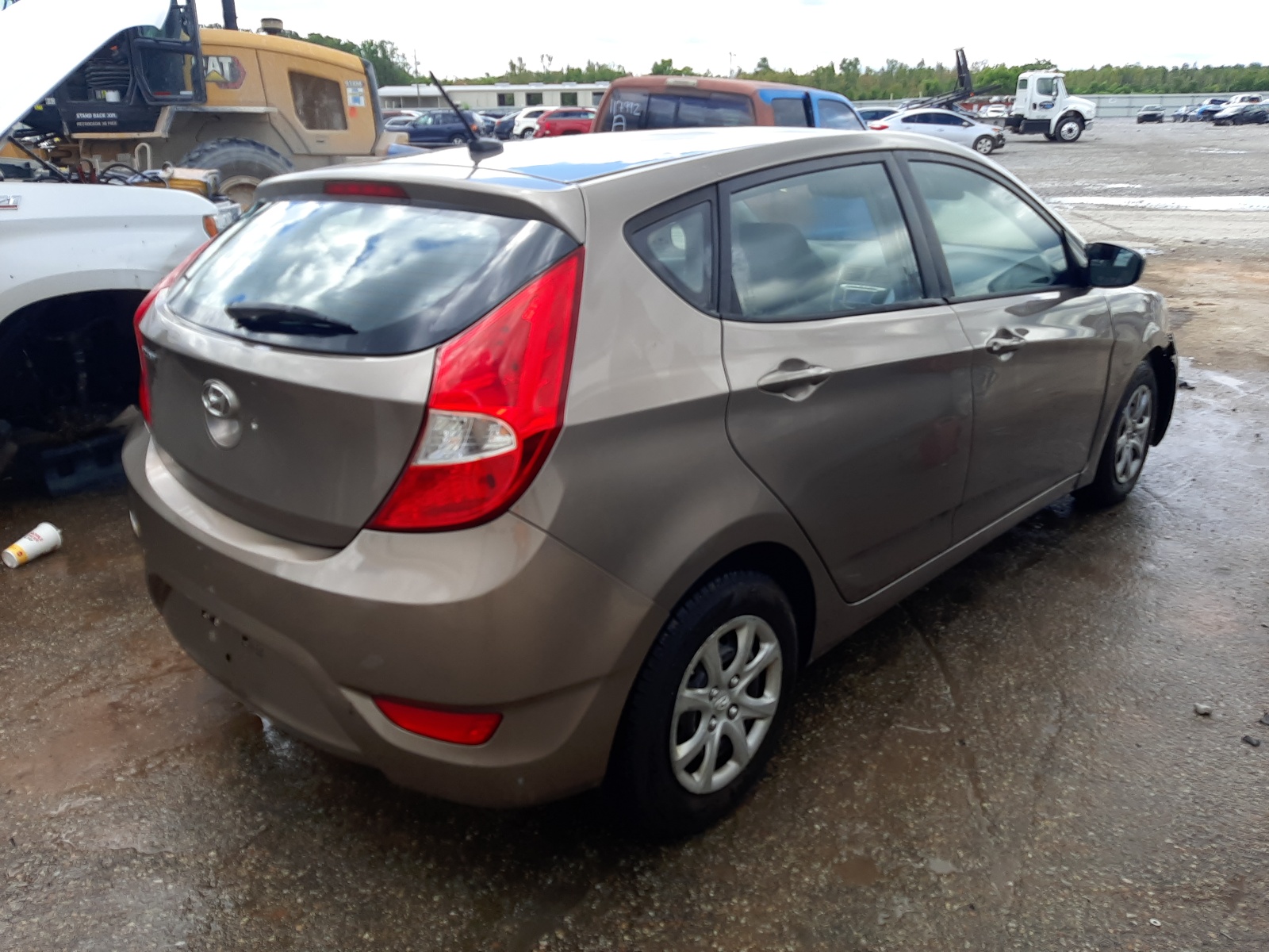 Photo 4 from auction – 2012 HYUNDAI ACCENT GLS with VIN KMHCT5AE8CU046017