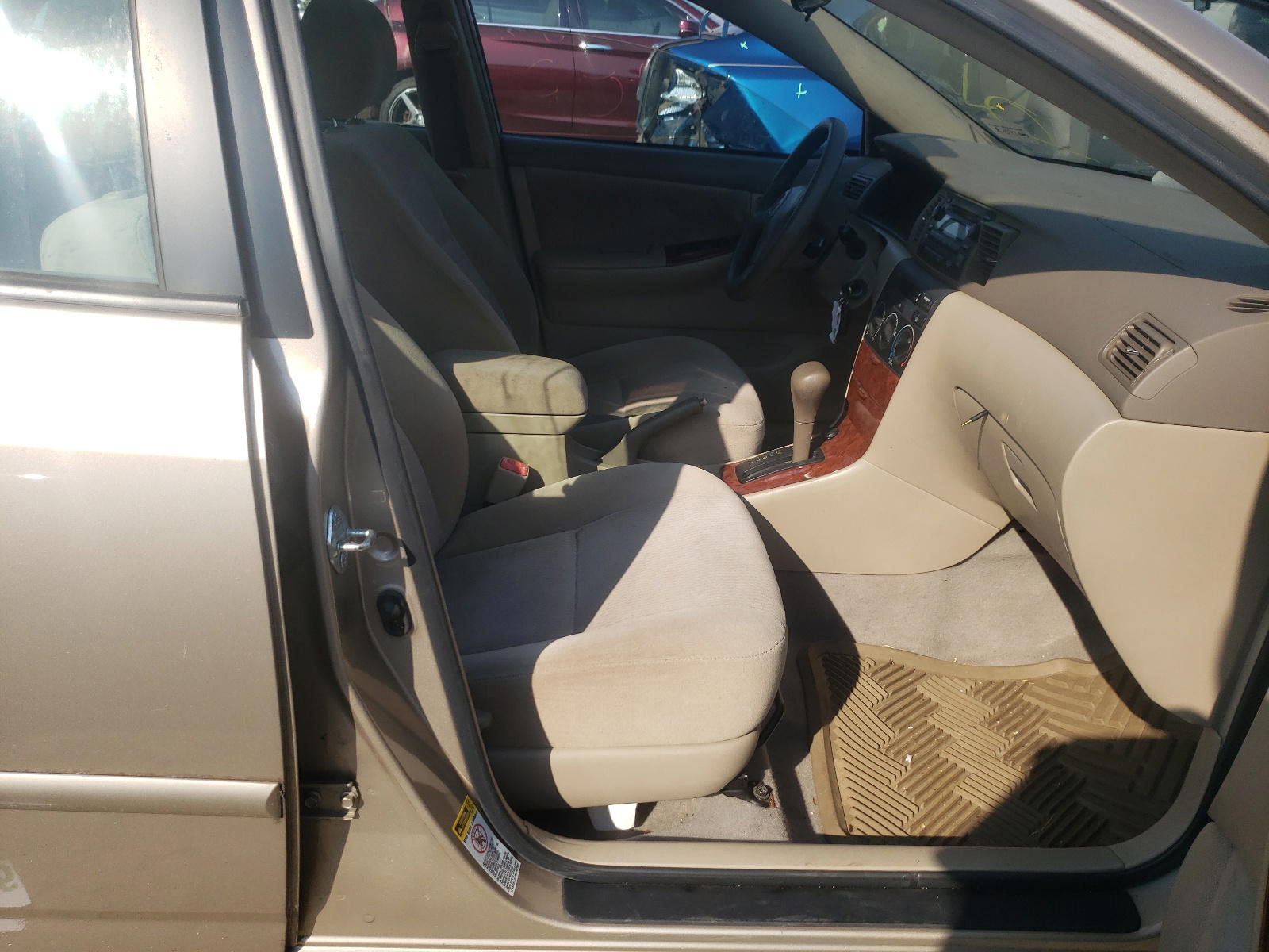 Photo 5 from auction – 2005 TOYOTA COROLLA CE with VIN 2T1BR30E05C463880