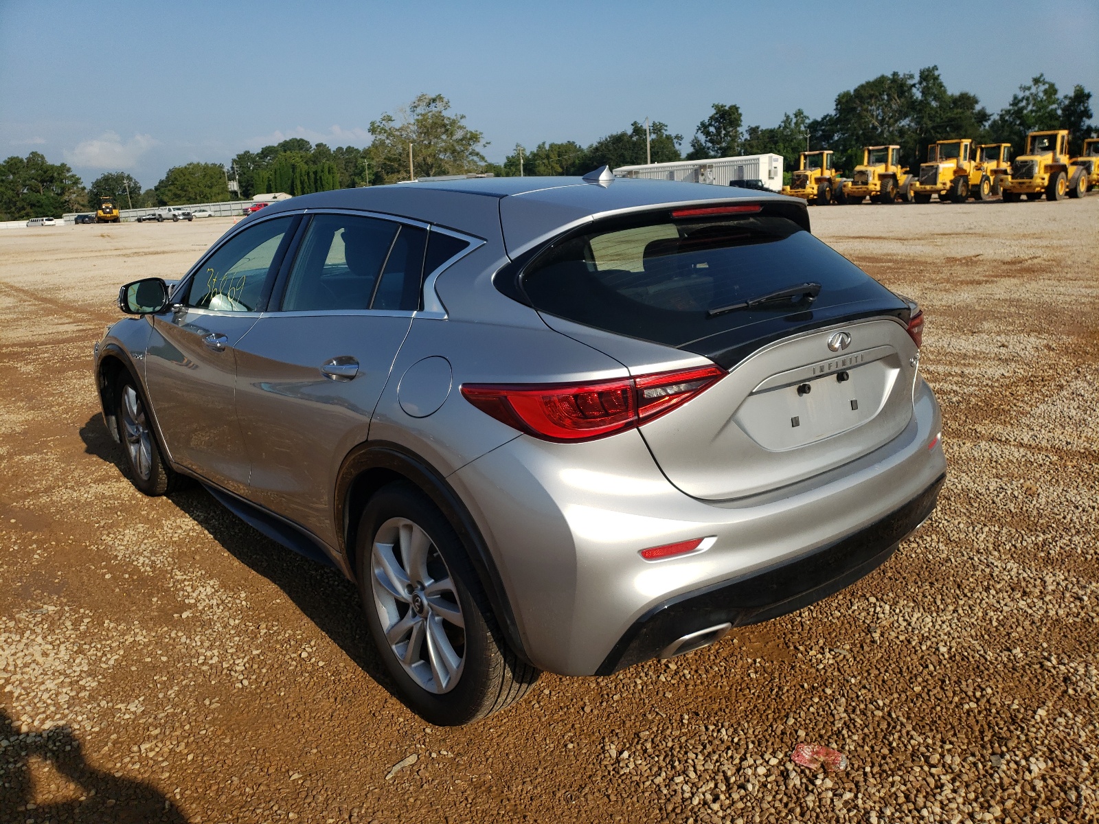 Photo 3 from auction – 2018 INFINITI QX30 BASE with VIN SJKCH5CP1JA057697