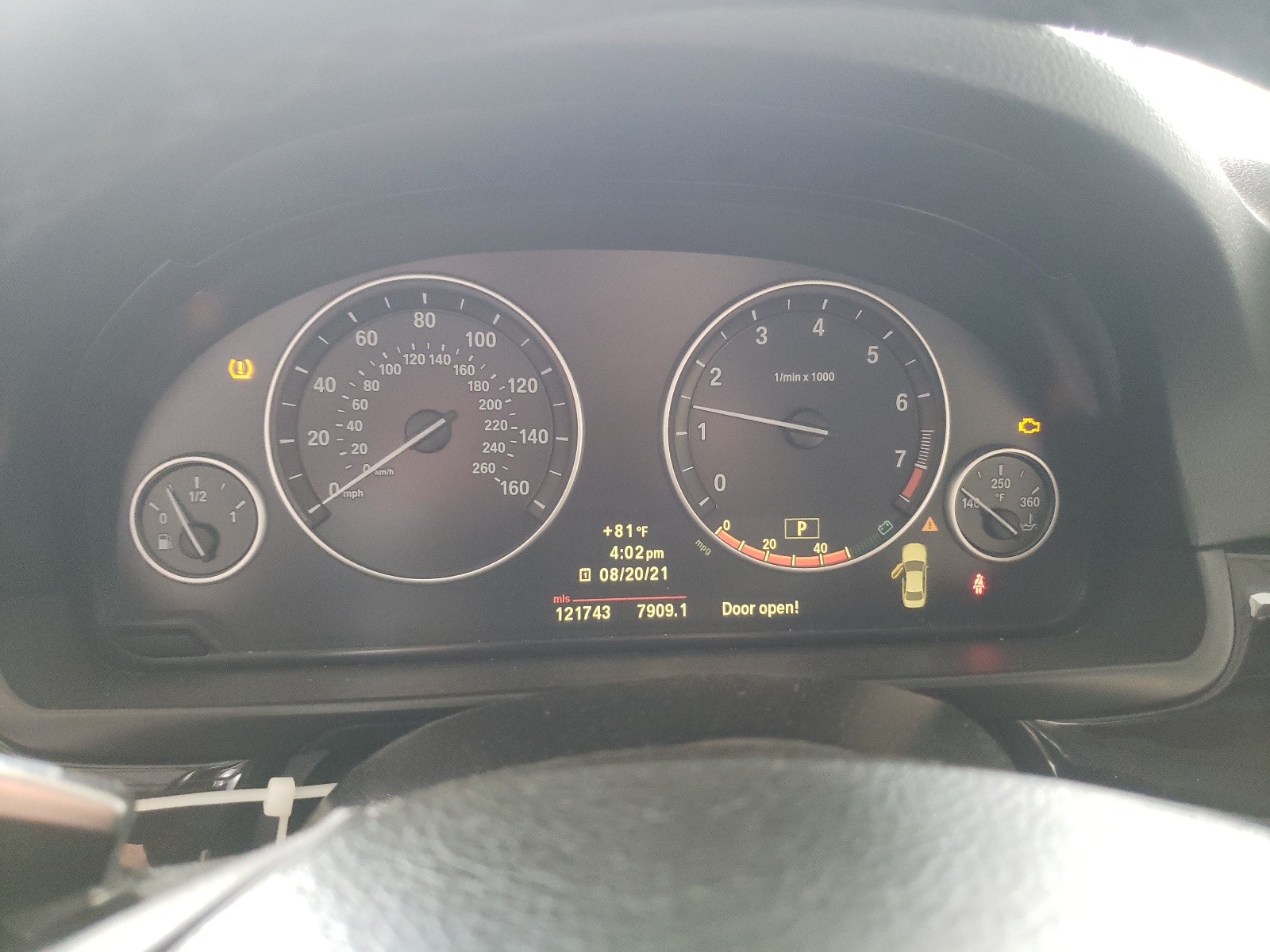 صورة رقم 8 من المزاد - 2011 BMW 550 XI مع VIN WBAFU9C58BC785182