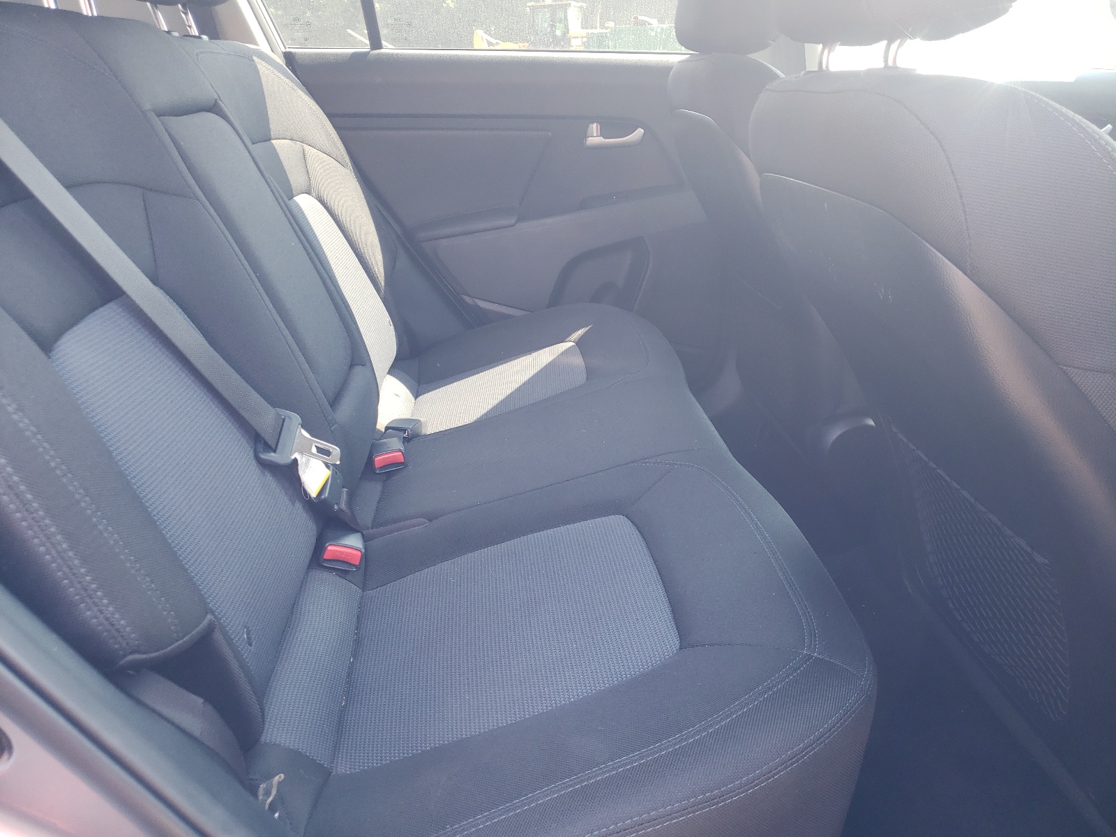Photo 6 from auction – 2014 KIA SPORTAGE L with VIN KNDPBCAC7E7647965