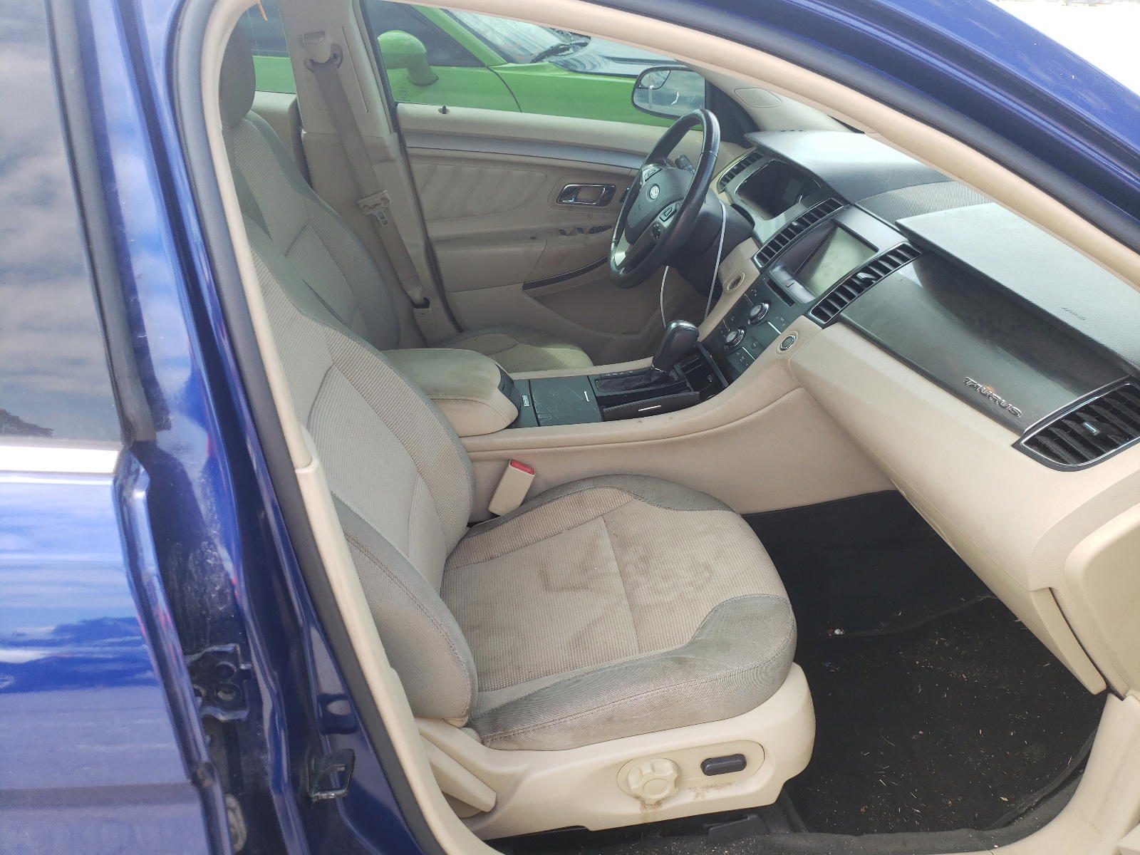 Photo 5 from auction – 2014 FORD TAURUS SEL with VIN 1FAHP2H82EG160034