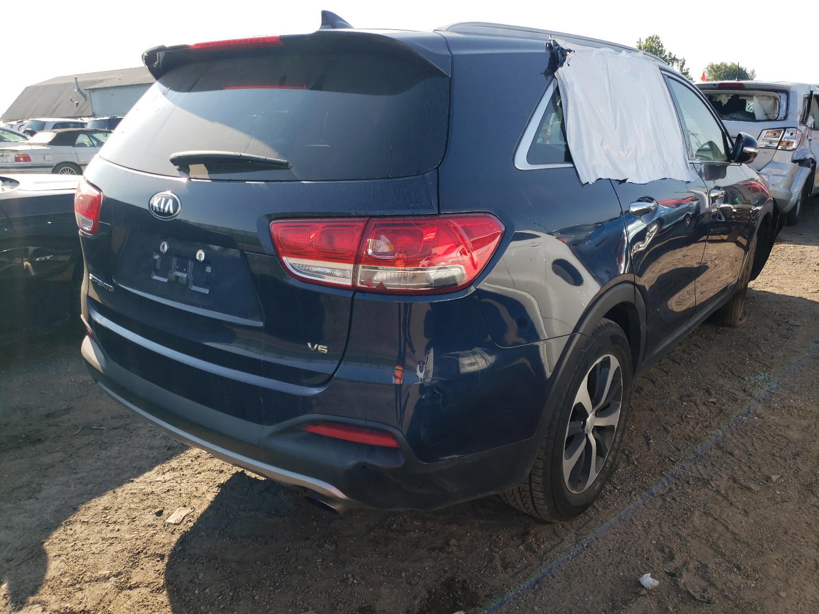Photo 4 from auction – 2017 KIA SORENTO EX with VIN 5XYPHDA59HG319475