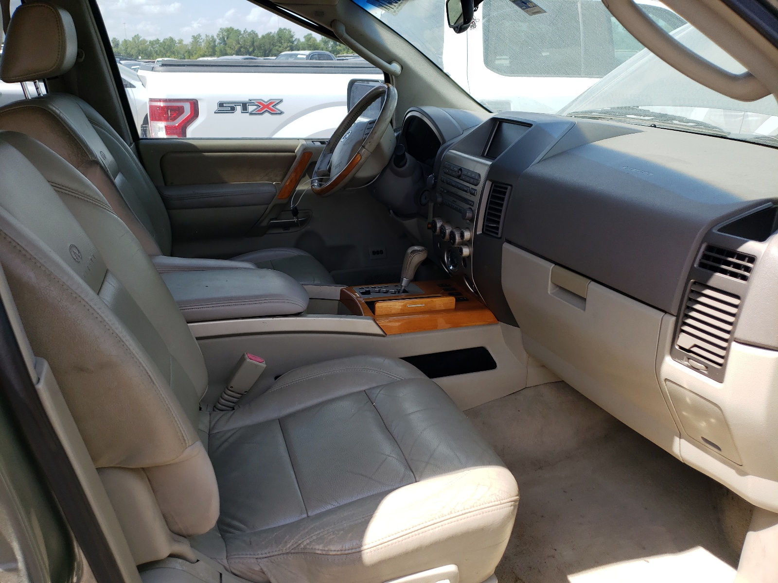 Photo 5 from auction – 2005 INFINITI QX56 with VIN 5N3AA08A55N805312