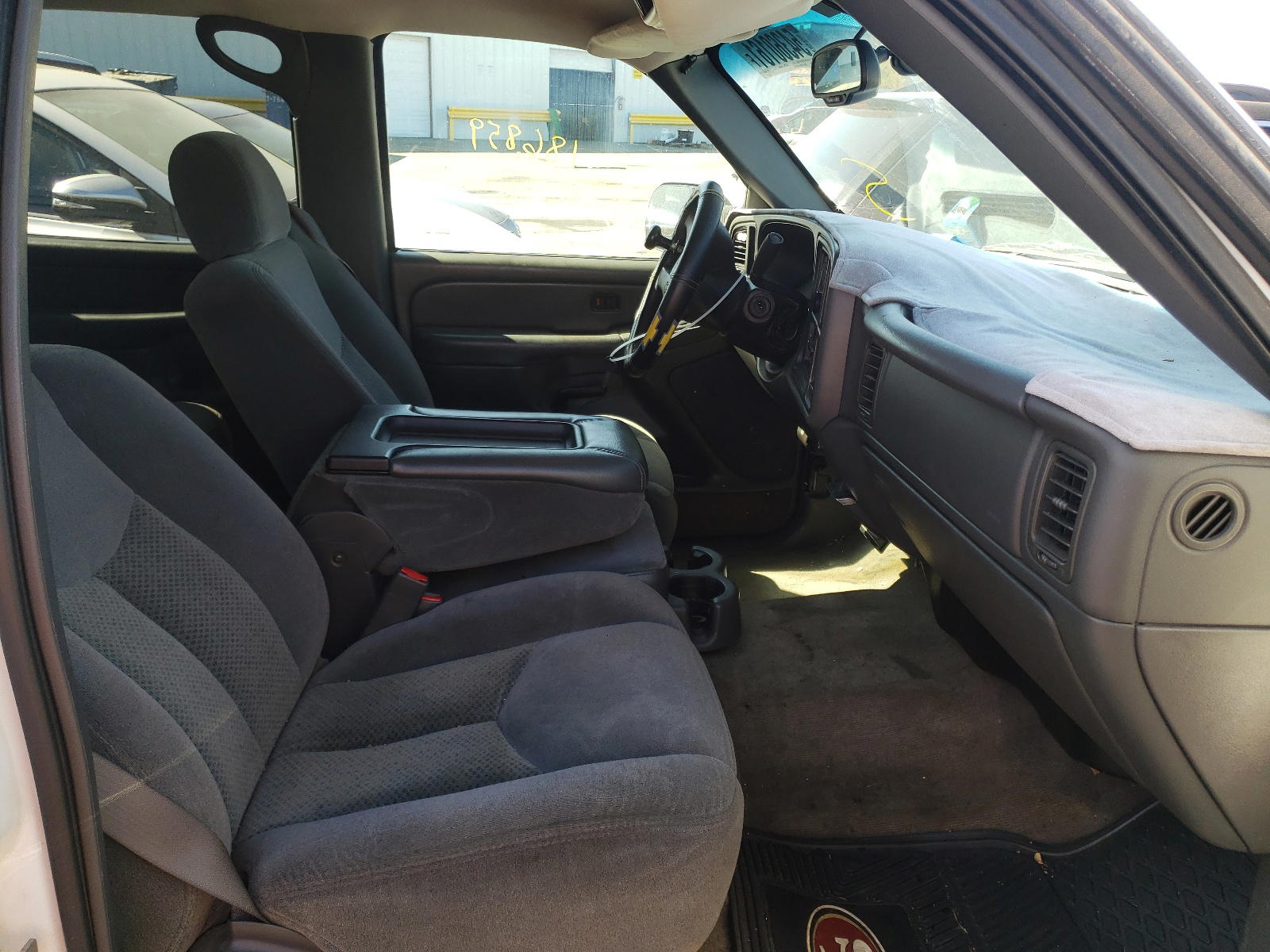 Photo 5 from auction – 2004 CHEVROLET SILVERADO with VIN 1GCHC23294F263576