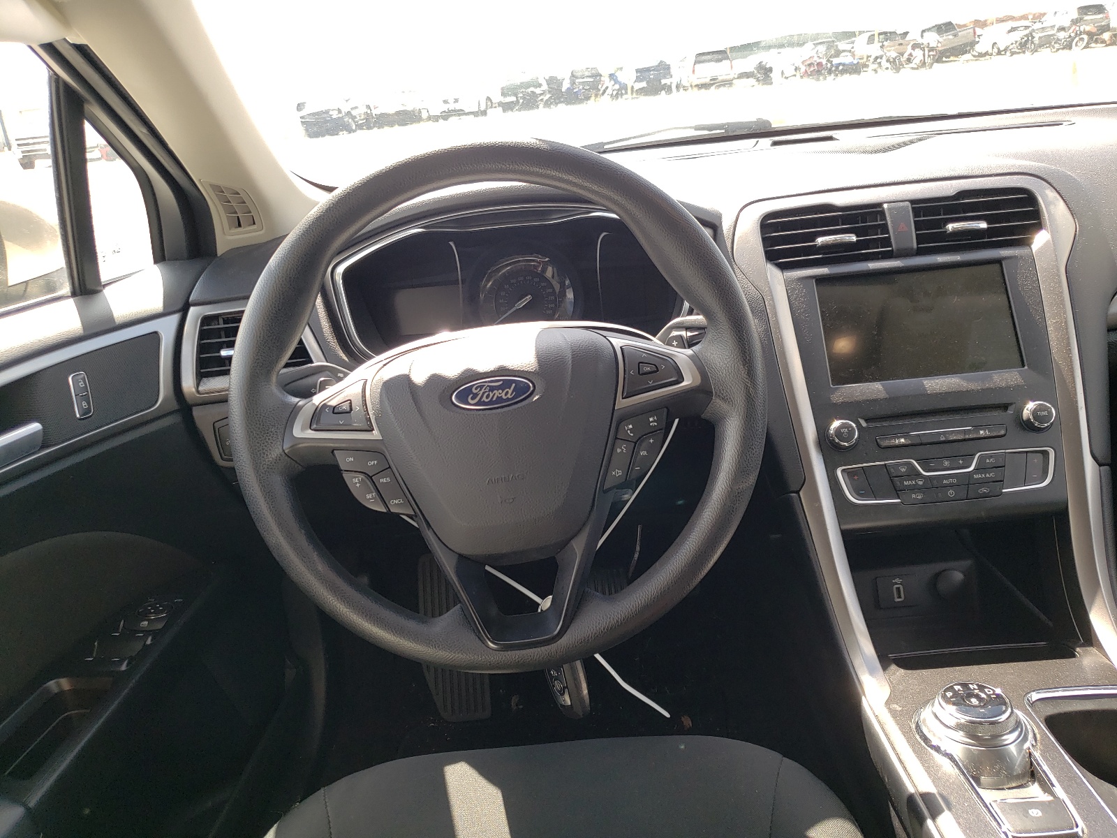 Photo 9 from auction – 2017 FORD FUSION SE with VIN 3FA6P0HD0HR362554