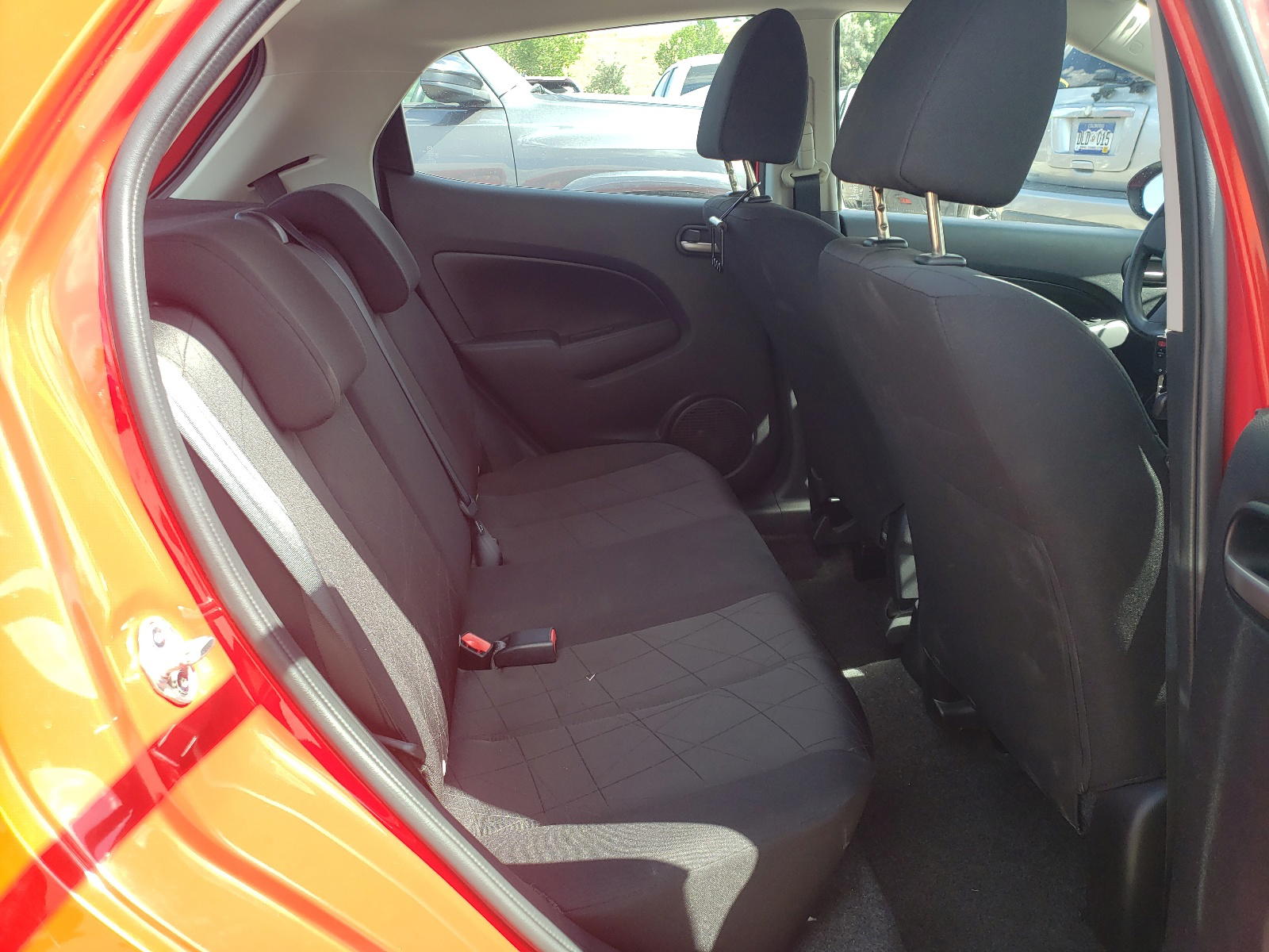 Photo 6 from auction – 2011 MAZDA MAZDA2 with VIN JM1DE1HY7B0131156