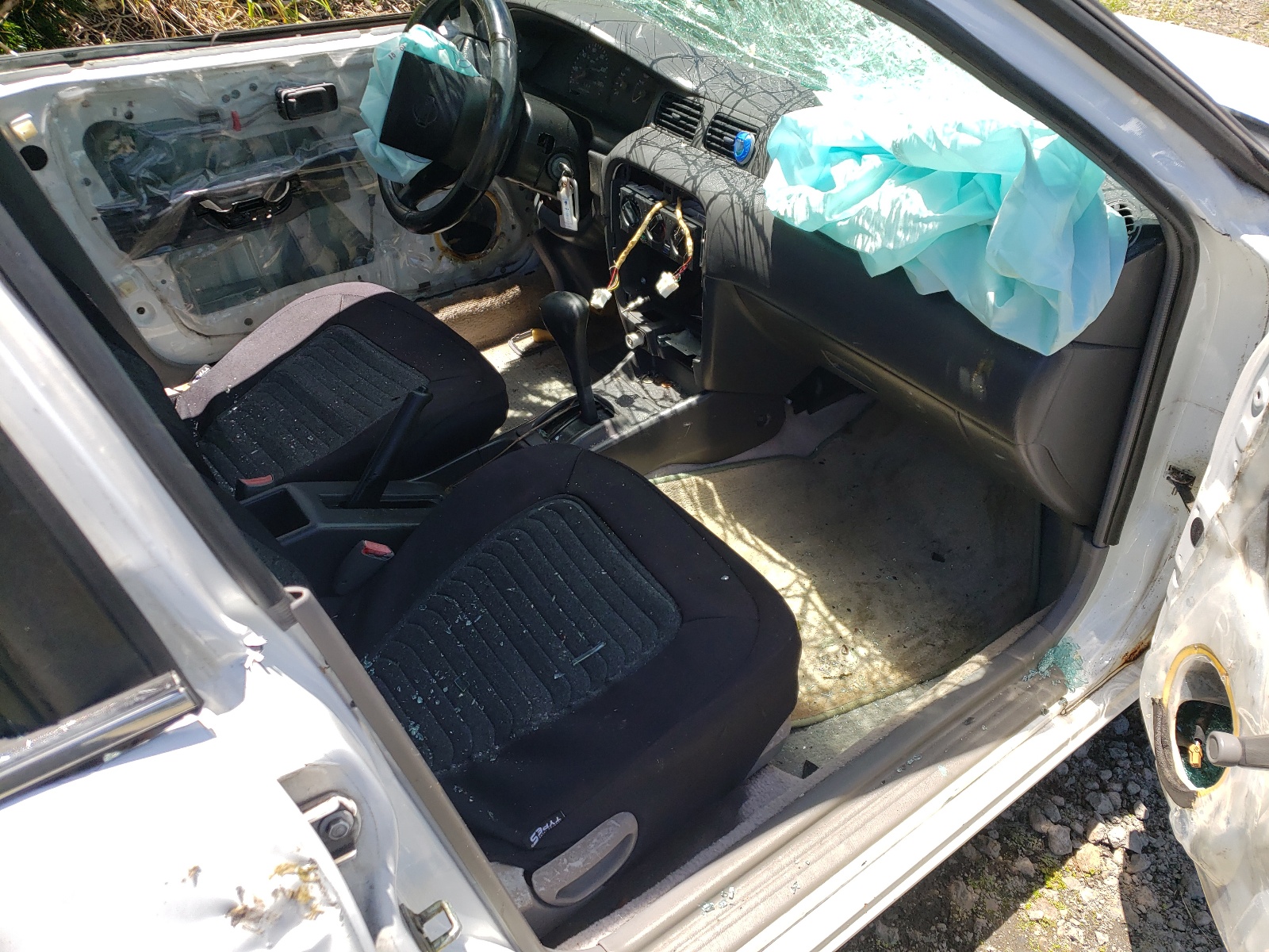 Photo 5 from auction – 1999 NISSAN SENTRA BAS with VIN 1N4AB41D9XC728700