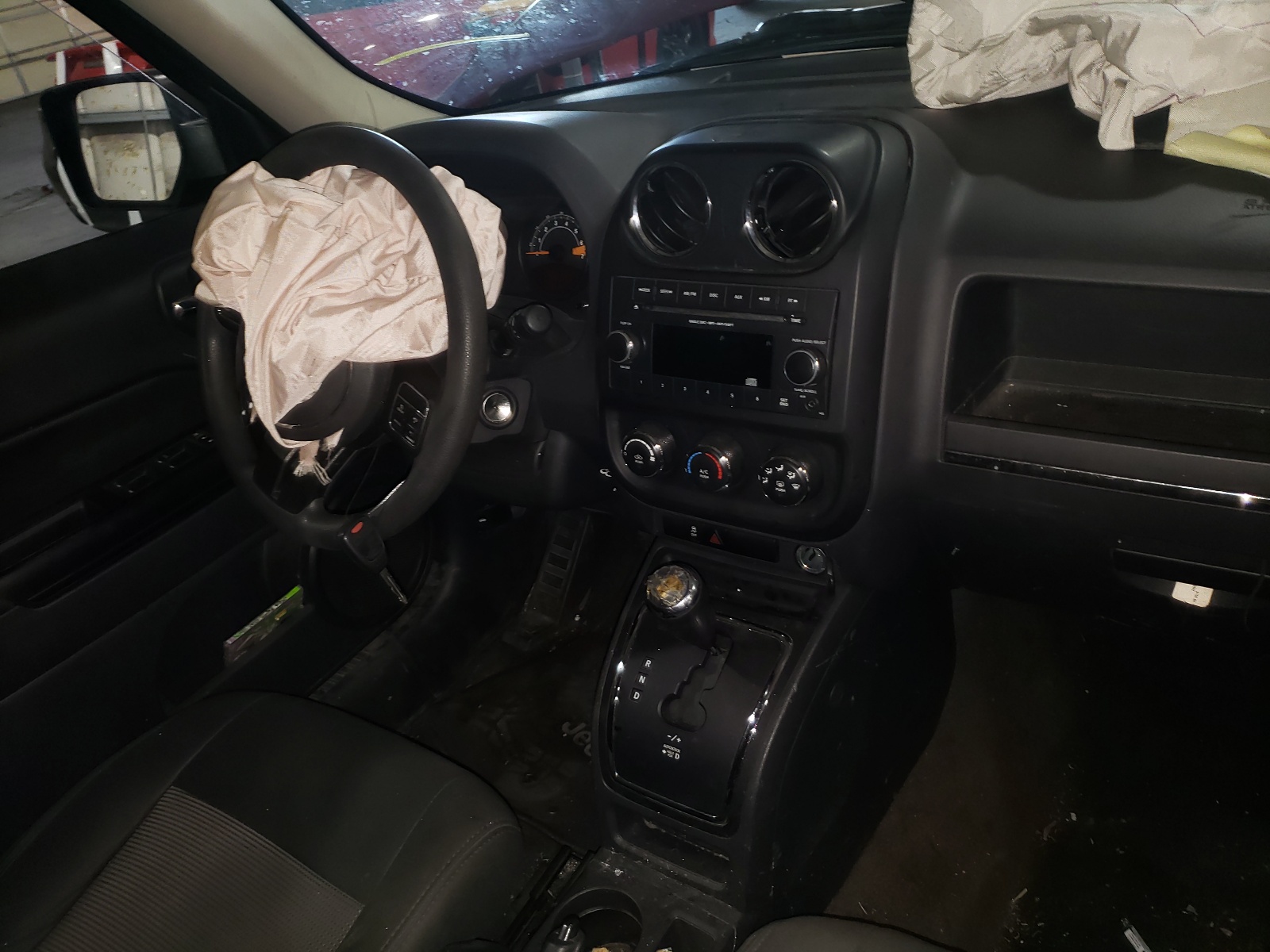 Photo 9 from auction – 2015 JEEP PATRIOT SP with VIN 1C4NJPBA3FD350810