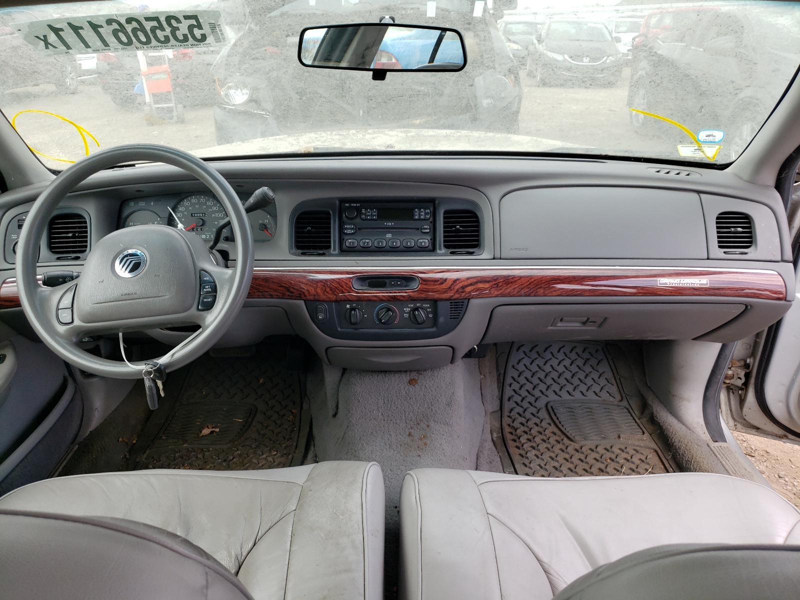 Photo 9 from auction – 2001 MERCURY GRAND MARQ with VIN 2MEFM74W01X692915
