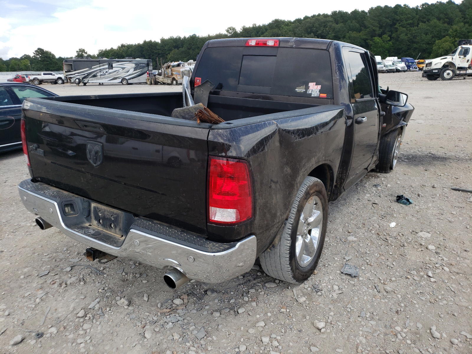 Photo 4 from auction – 2016 RAM 1500 SLT with VIN 3C6RR6LT7GG288179