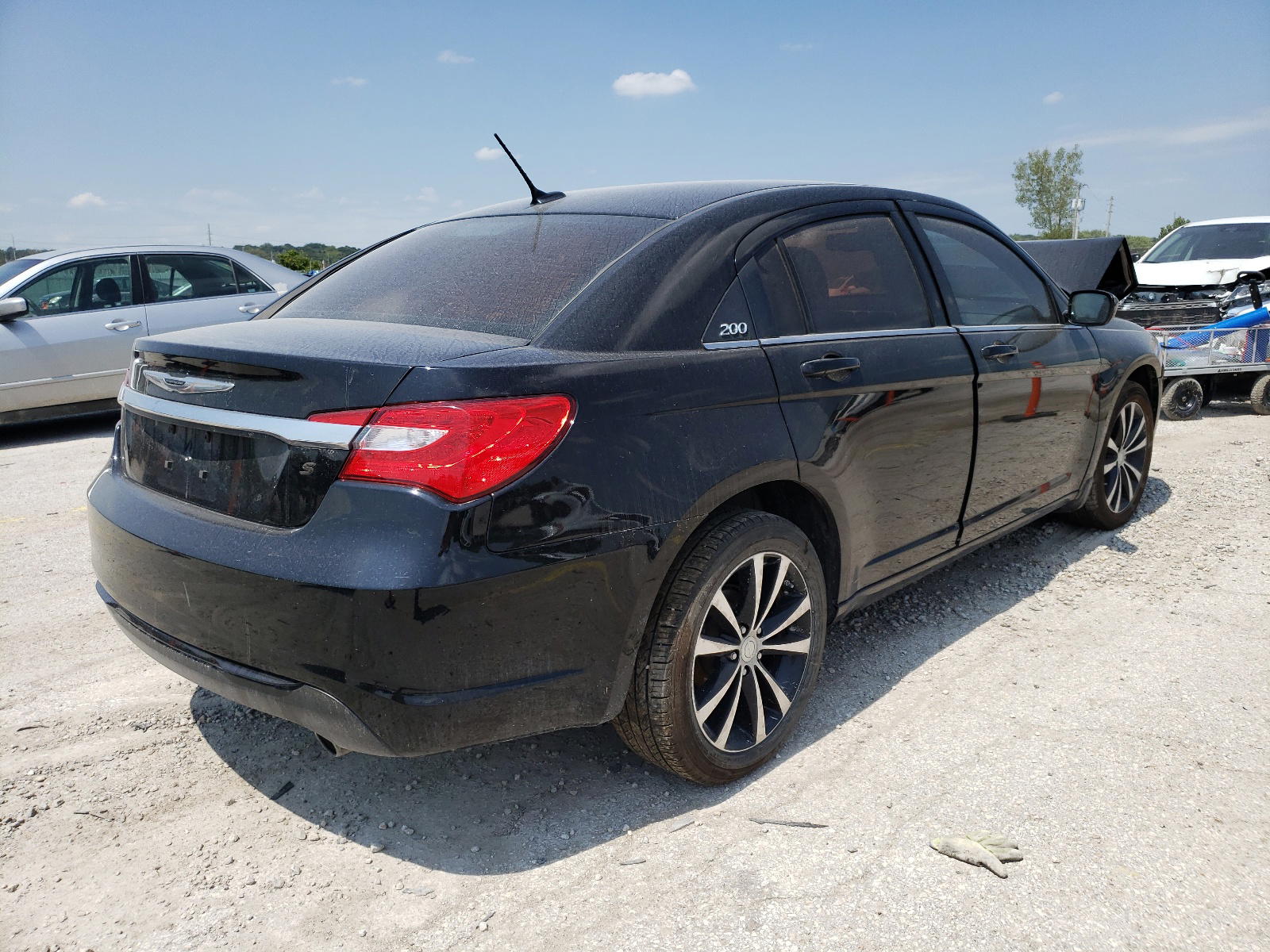 Photo 4 from auction – 2011 CHRYSLER 200 S with VIN 1C3BC8FG7BN612130