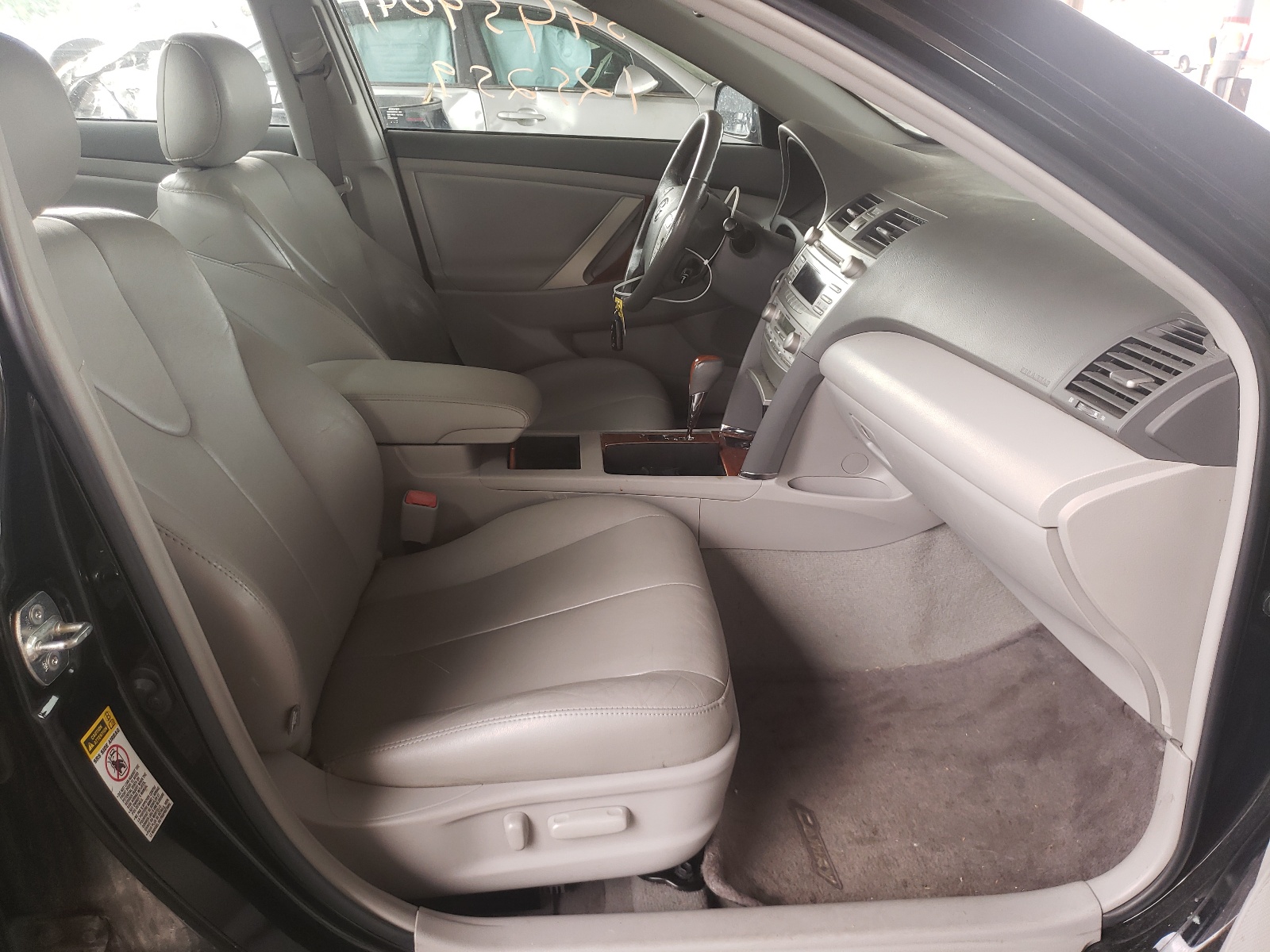 Zdjęcie 5 z aukcji – 2011 TOYOTA CAMRY BASE z VIN 4T1BF3EK6BU760914