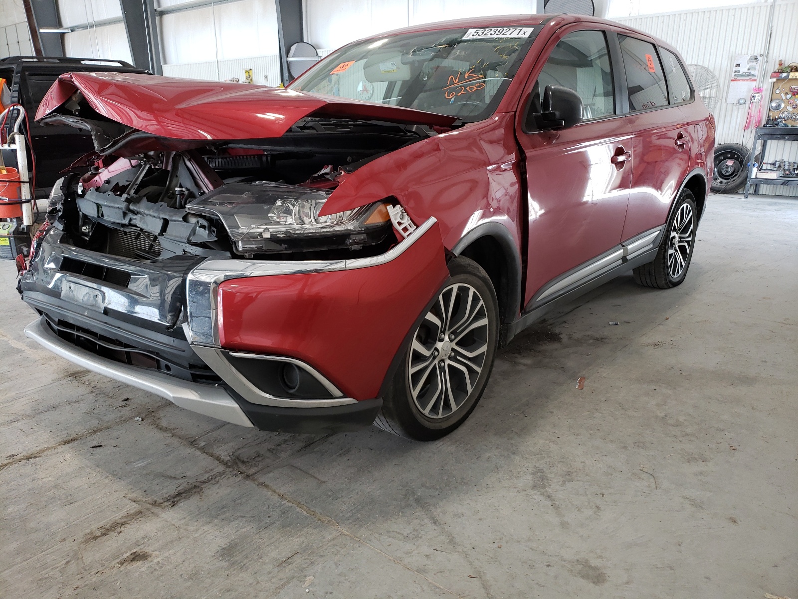 Фото 2 с аукциона – 2016 MITSUBISHI OUTLANDER с VIN JA4AD2A32GZ016200