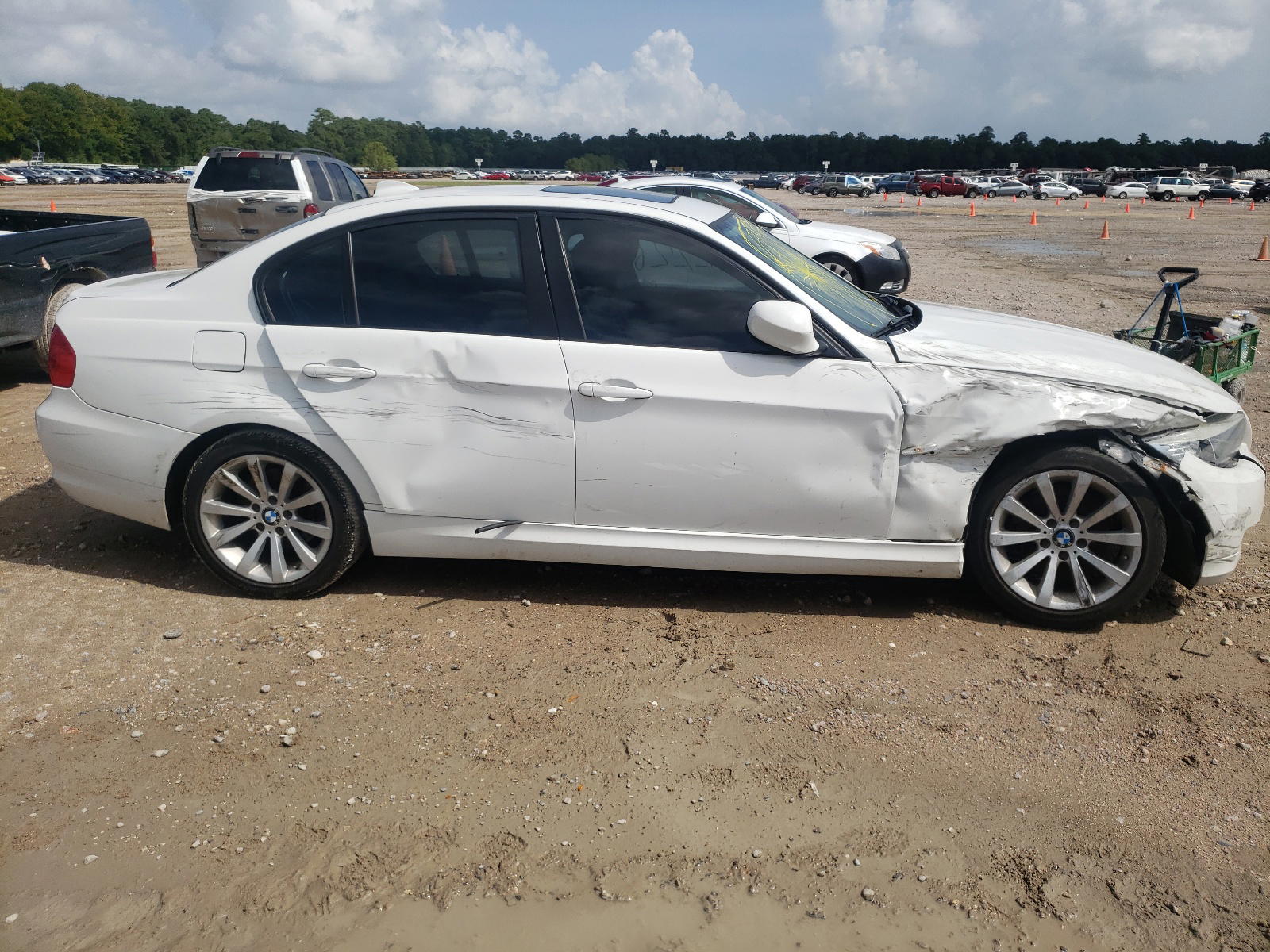 Photo 9 from auction – 2011 BMW 328 I with VIN WBAPH7G55BNN06296