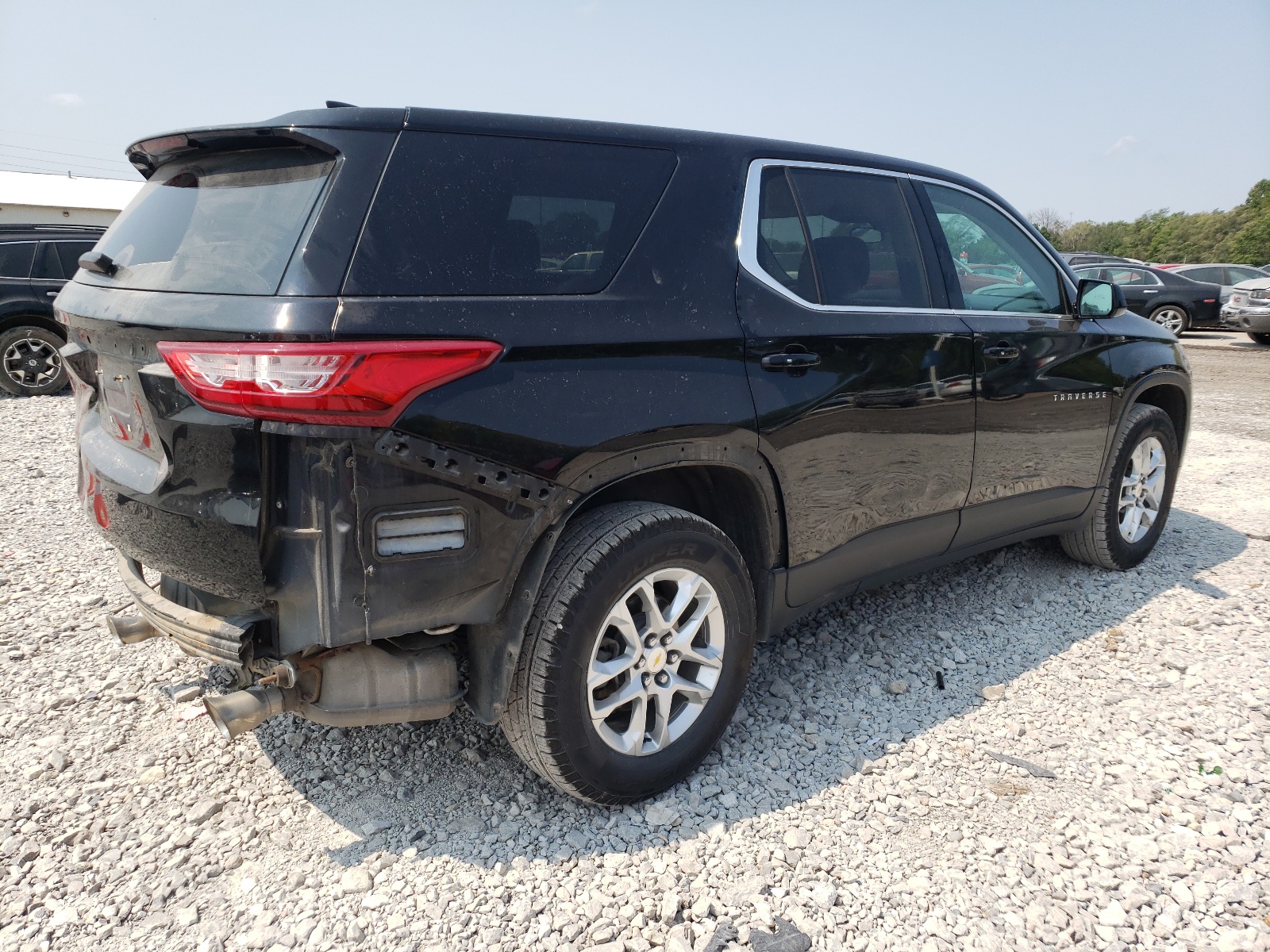 Photo 4 from auction – 2018 CHEVROLET TRAVERSE L with VIN 1GNERFKW4JJ182367