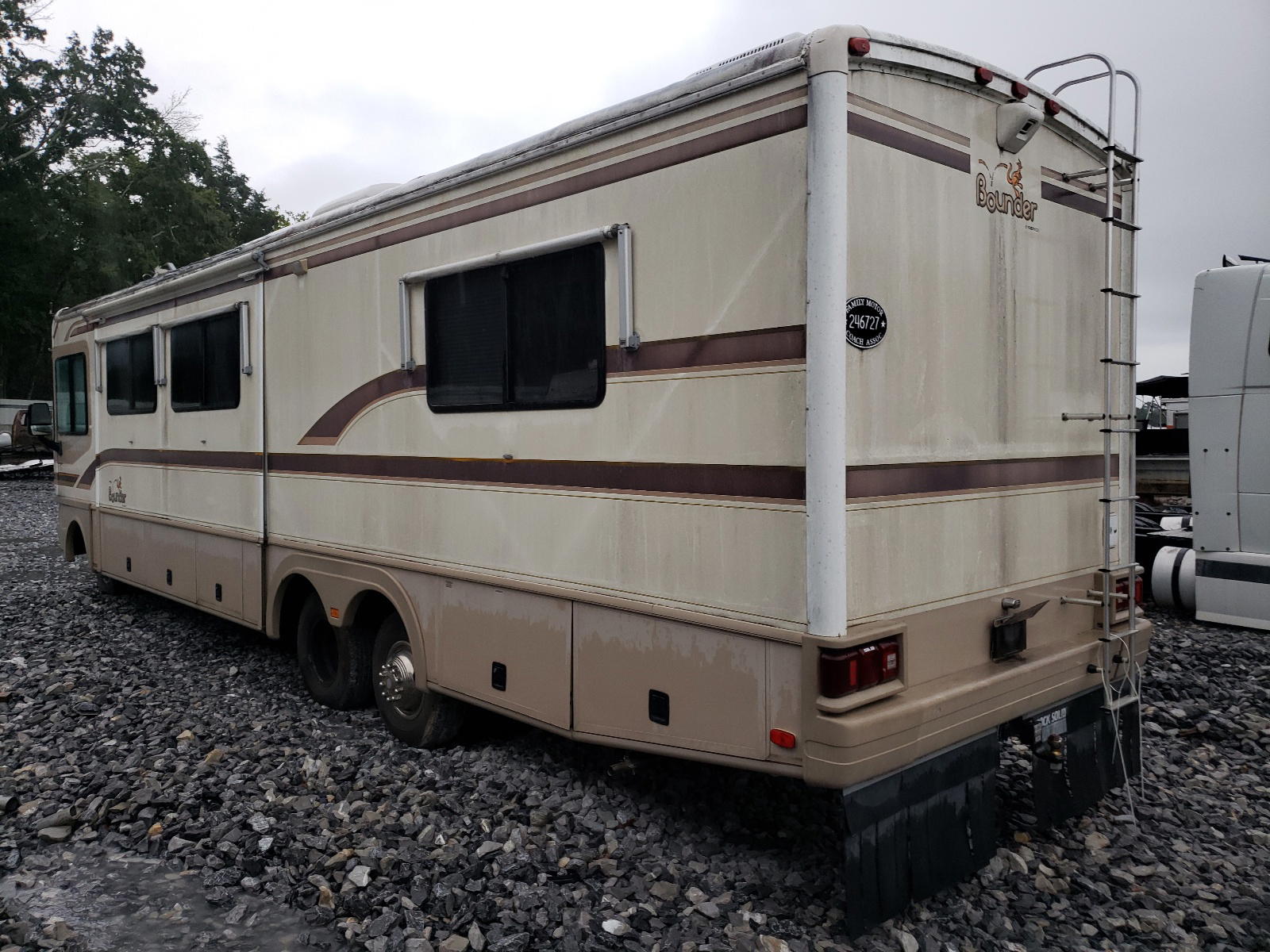 Photo 9 from auction – 1997 FLEE BOUNDER with VIN 3FCMF53G4VJA25169