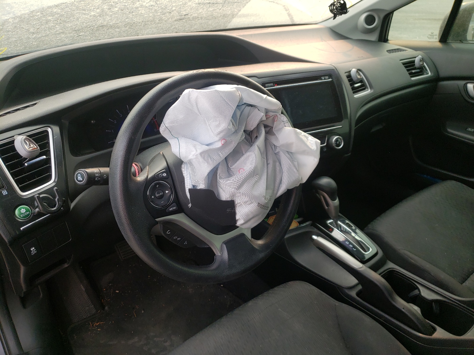Photo 9 from auction – 2015 HONDA CIVIC SE with VIN 2HGFB2F70FH524162
