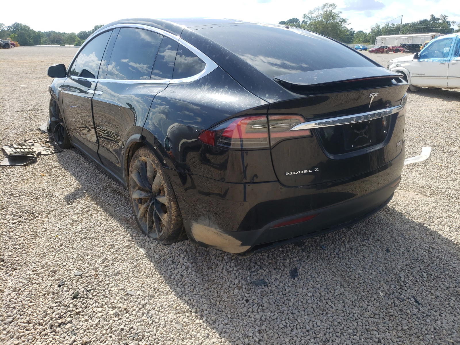 Photo 3 from auction – 2016 TESLA MODEL X with VIN 5YJXCBE47GF003728