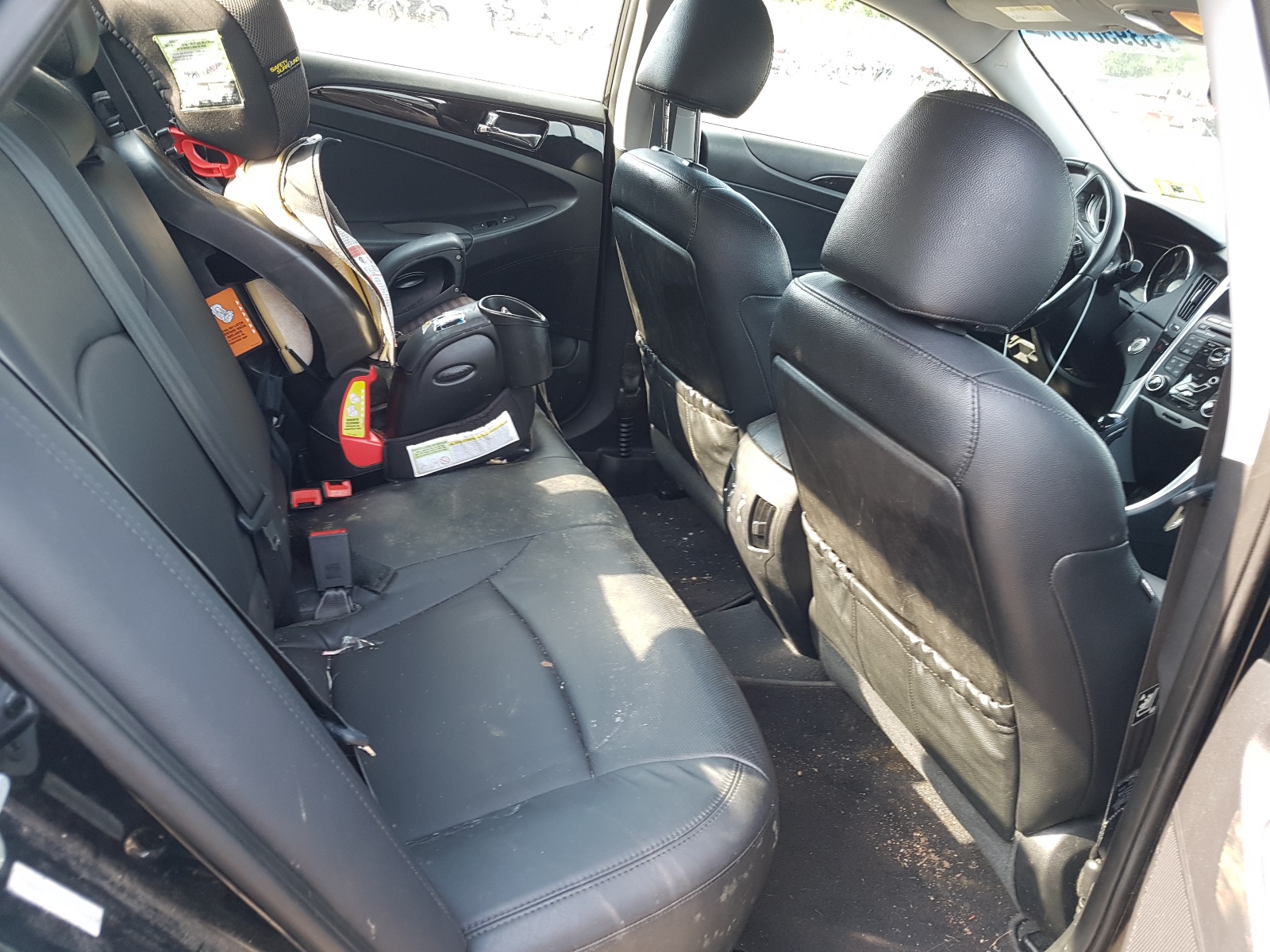 Photo 6 from auction – 2011 HYUNDAI SONATA SE with VIN 5NPEC4AC9BH118521