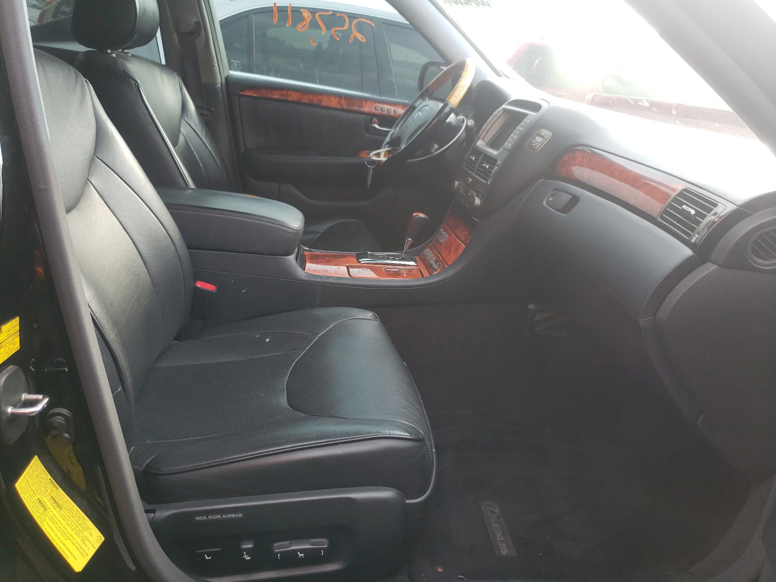 Photo 5 from auction – 2005 LEXUS LS 430 with VIN JTHBN36F955019324