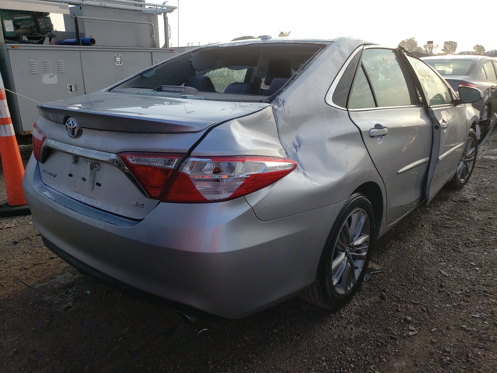 Photo 4 from auction – 2017 TOYOTA CAMRY LE with VIN 4T1BF1FKXHU328452