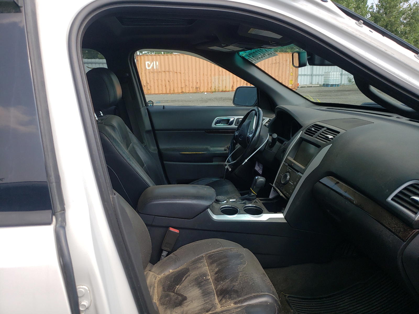 Photo 5 from auction – 2013 FORD EXPLORER L with VIN 1FM5K8F85DGC73939