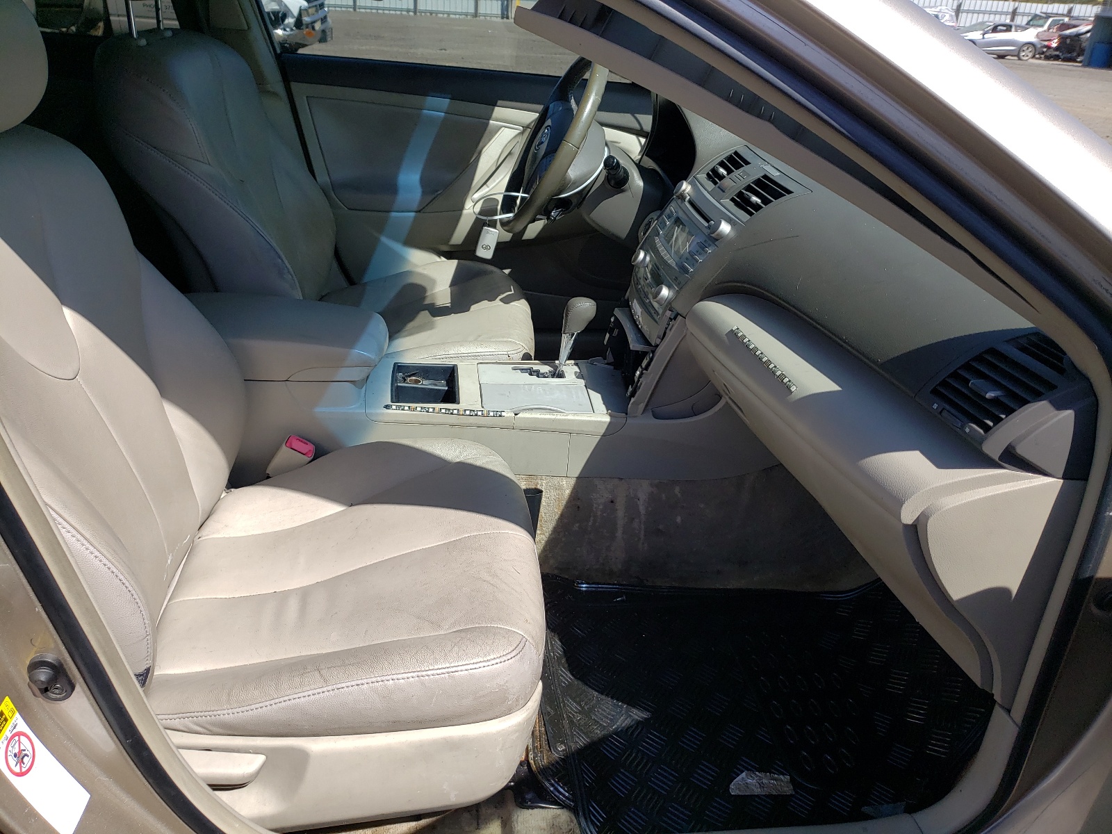 Photo 5 from auction – 2007 TOYOTA CAMRY HYBR with VIN JTNBB46K173030261