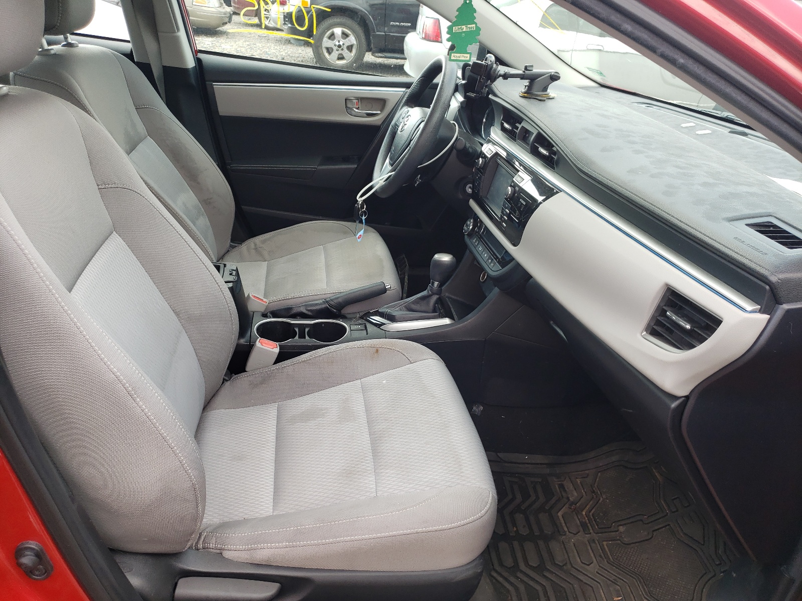 Photo 5 from auction – 2016 TOYOTA COROLLA L with VIN 2T1BURHE8GC670851