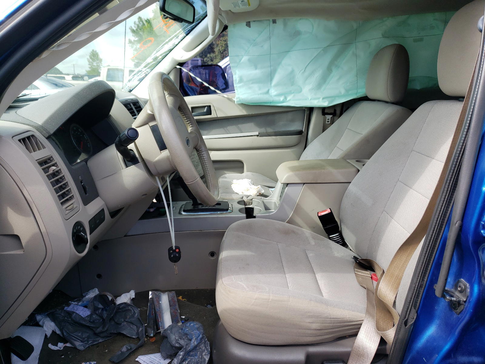 Photo 5 from auction – 2011 FORD ESCAPE XLT with VIN 1FMCU0DG9BKC70856