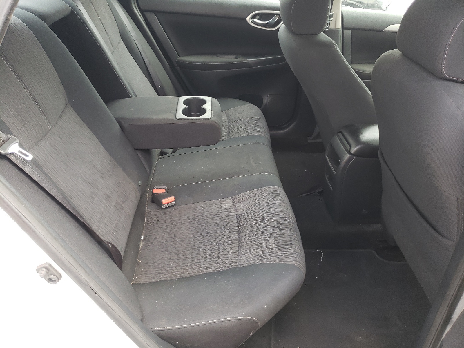 Photo 6 from auction – 2015 NISSAN SENTRA S with VIN 3N1AB7AP9FL651175