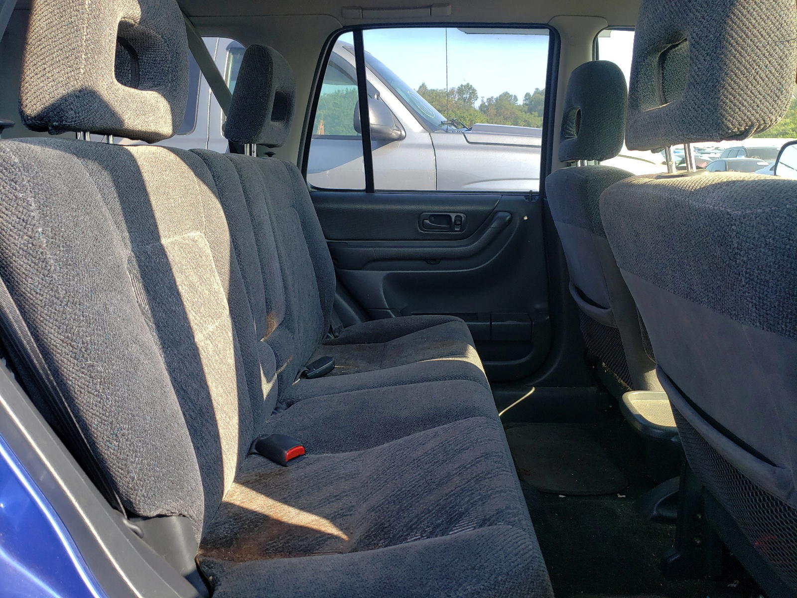 Photo 6 from auction – 2000 HONDA CR-V with VIN JHLRD1841YC011997