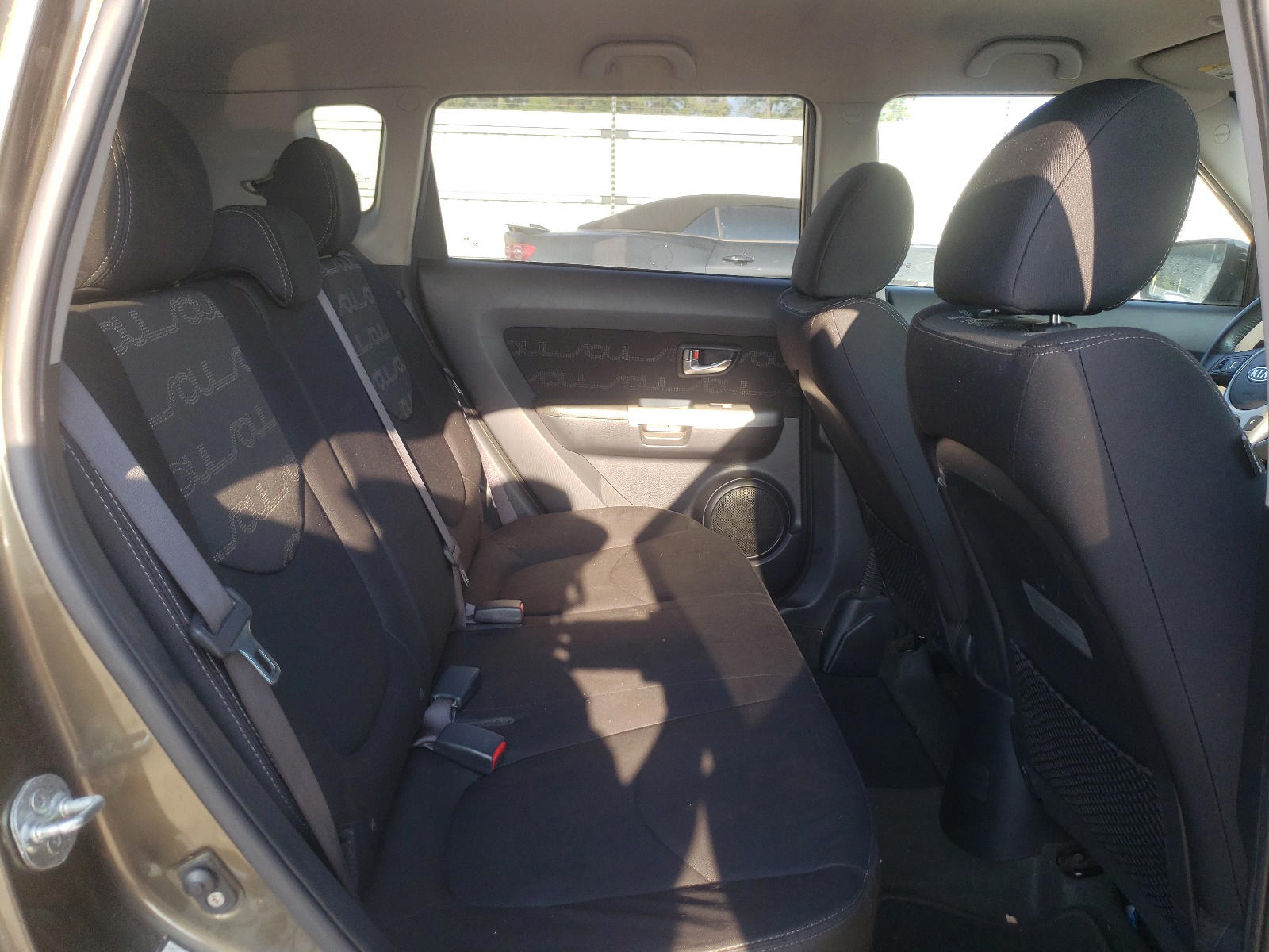 Photo 6 from auction – 2012 KIA SOUL + with VIN KNDJT2A68C7384132