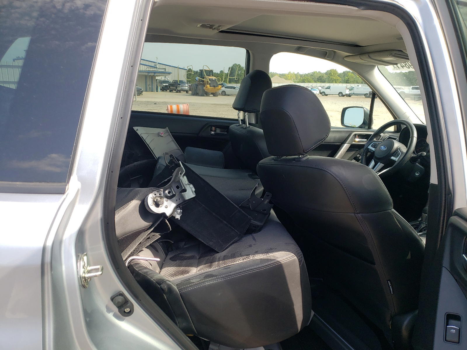 Photo 6 from auction – 2018 SUBARU FORESTER 2 with VIN JF2SJAECXJH506132