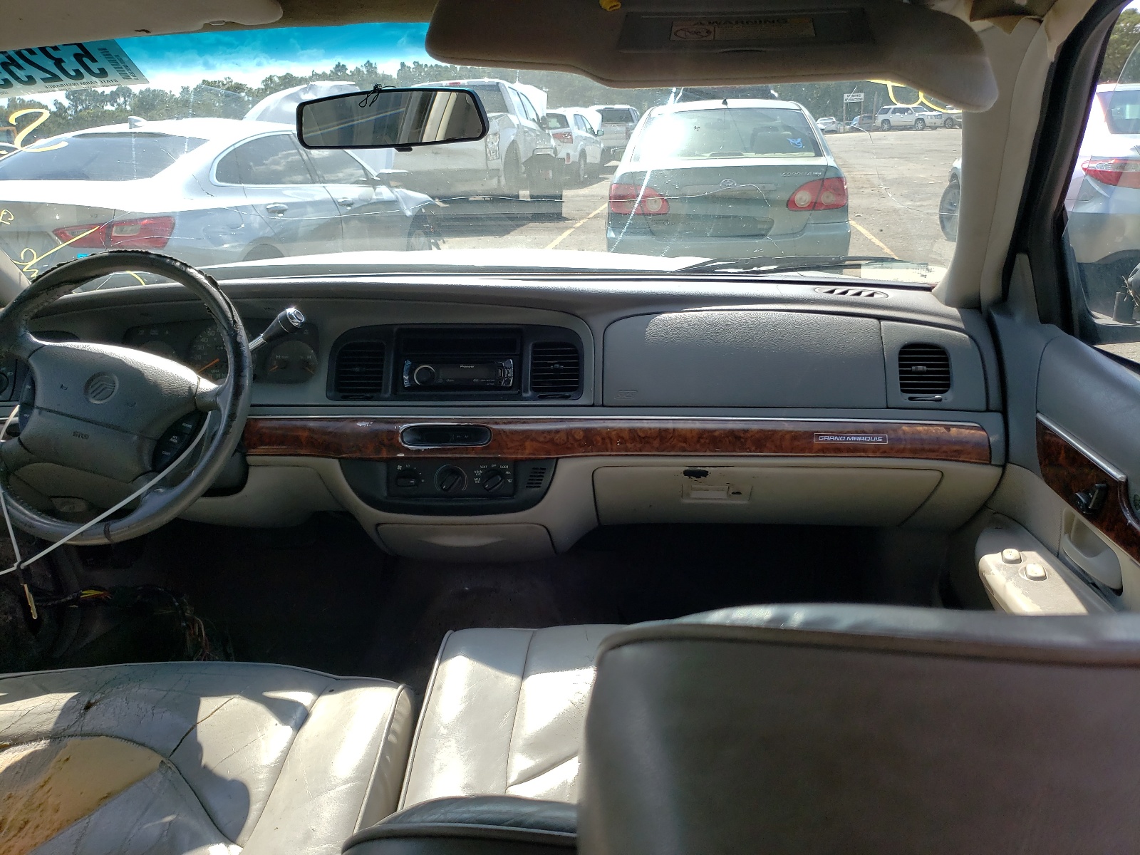 Photo 9 from auction – 1997 MERCURY GRAND MARQ with VIN 2MELM75W3VX664260
