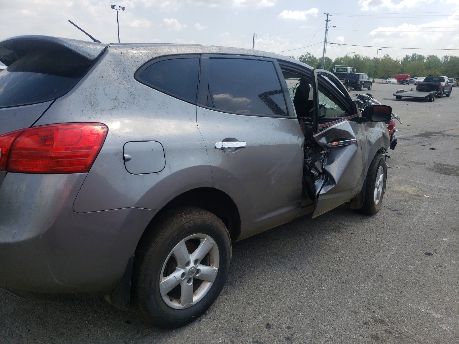 Photo 4 from auction – 2010 NISSAN ROGUE S with VIN JN8AS5MVXAW148323