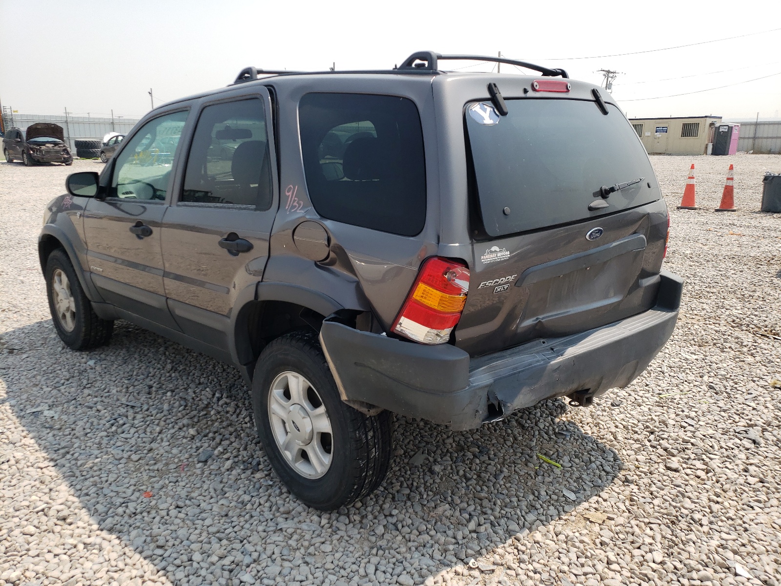 Photo 3 from auction – 2002 FORD ESCAPE XLT with VIN 1FMYU04152KE02710